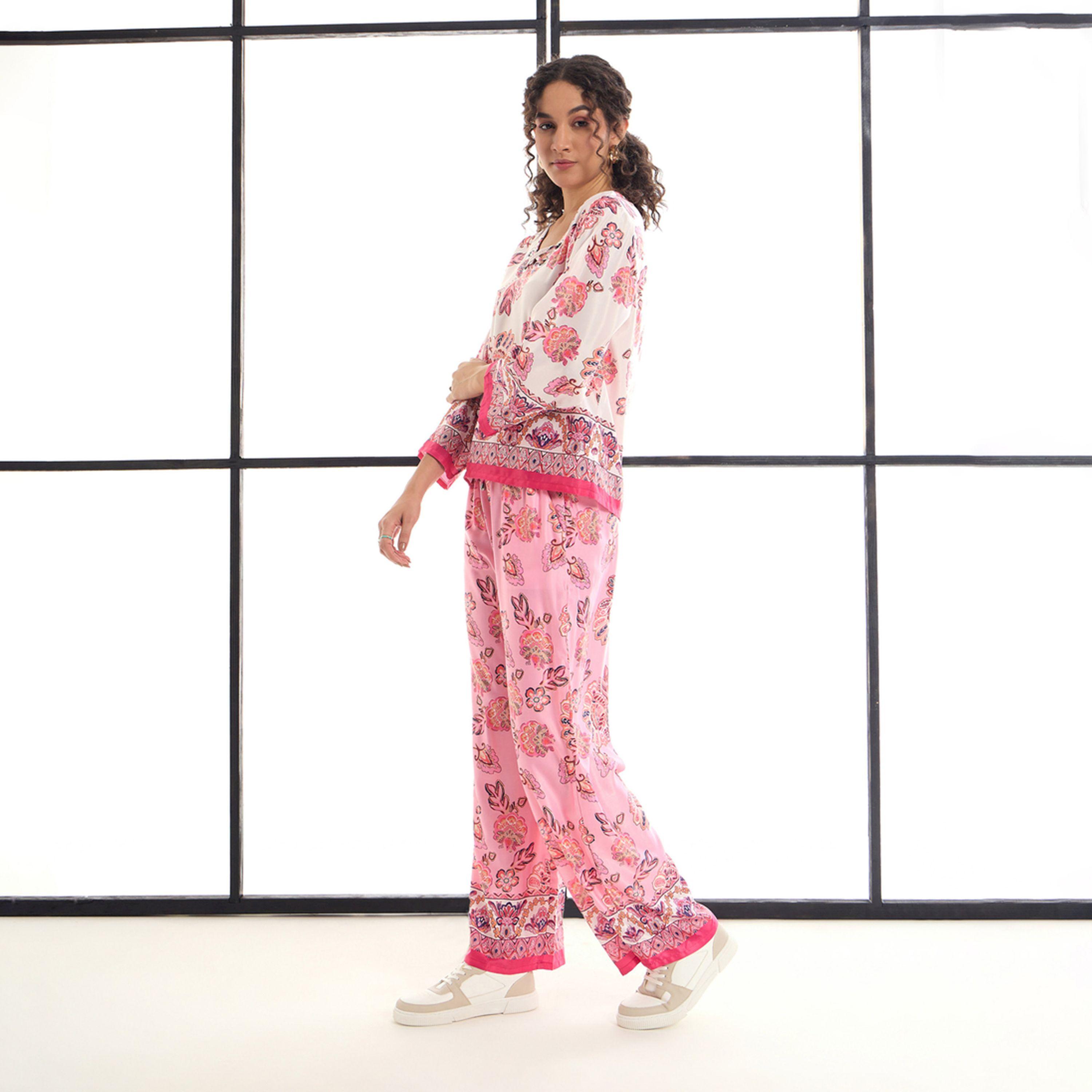 طقم منسق من بنطال وبلوزة بطبعة زهور ساسافراس × ستايلي-women-clothing-coordsets-image-3