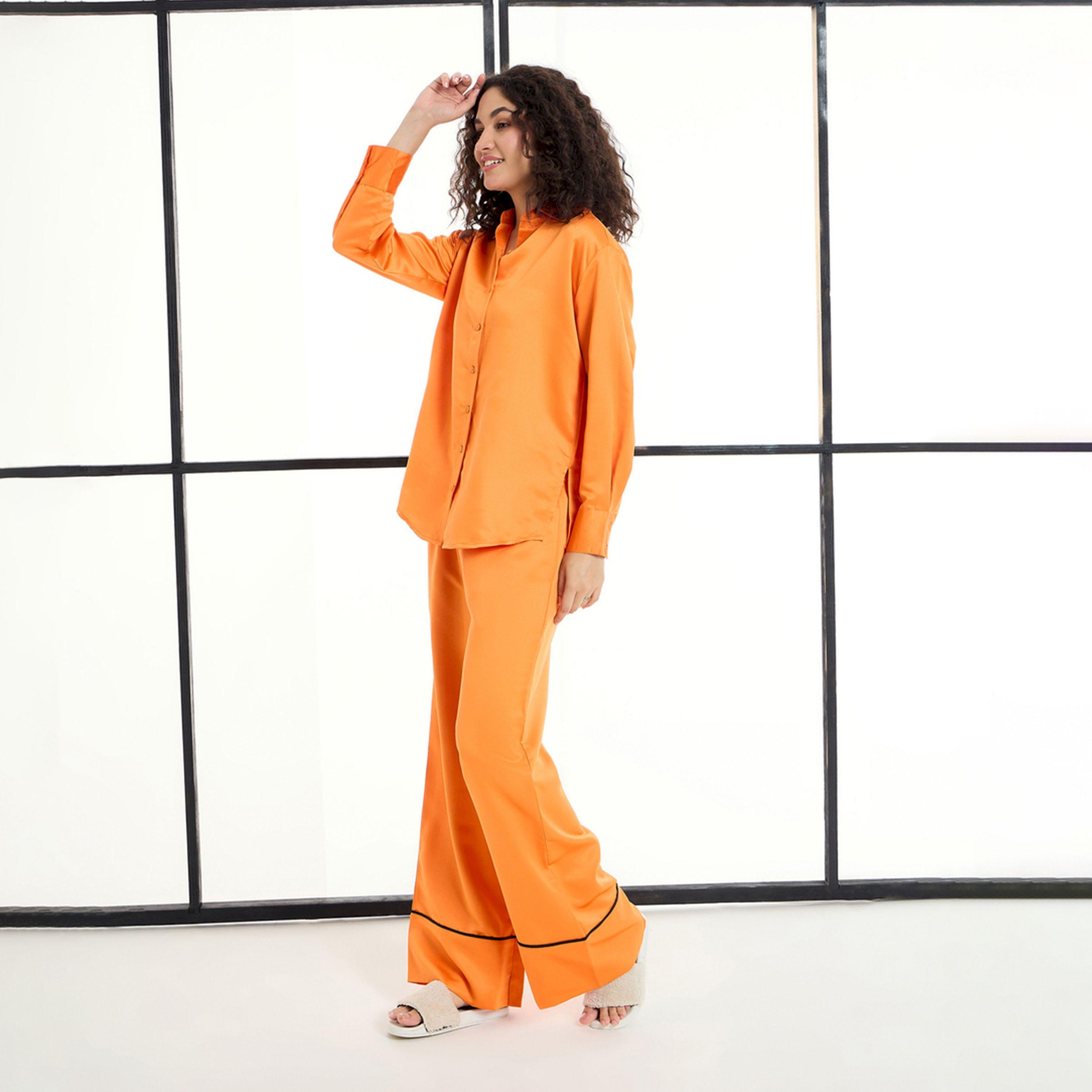 طقم منسق من بنطال وبلوزة ساتان سادة ساسافراس × ستايلي-women-clothing-coordsets-image-3