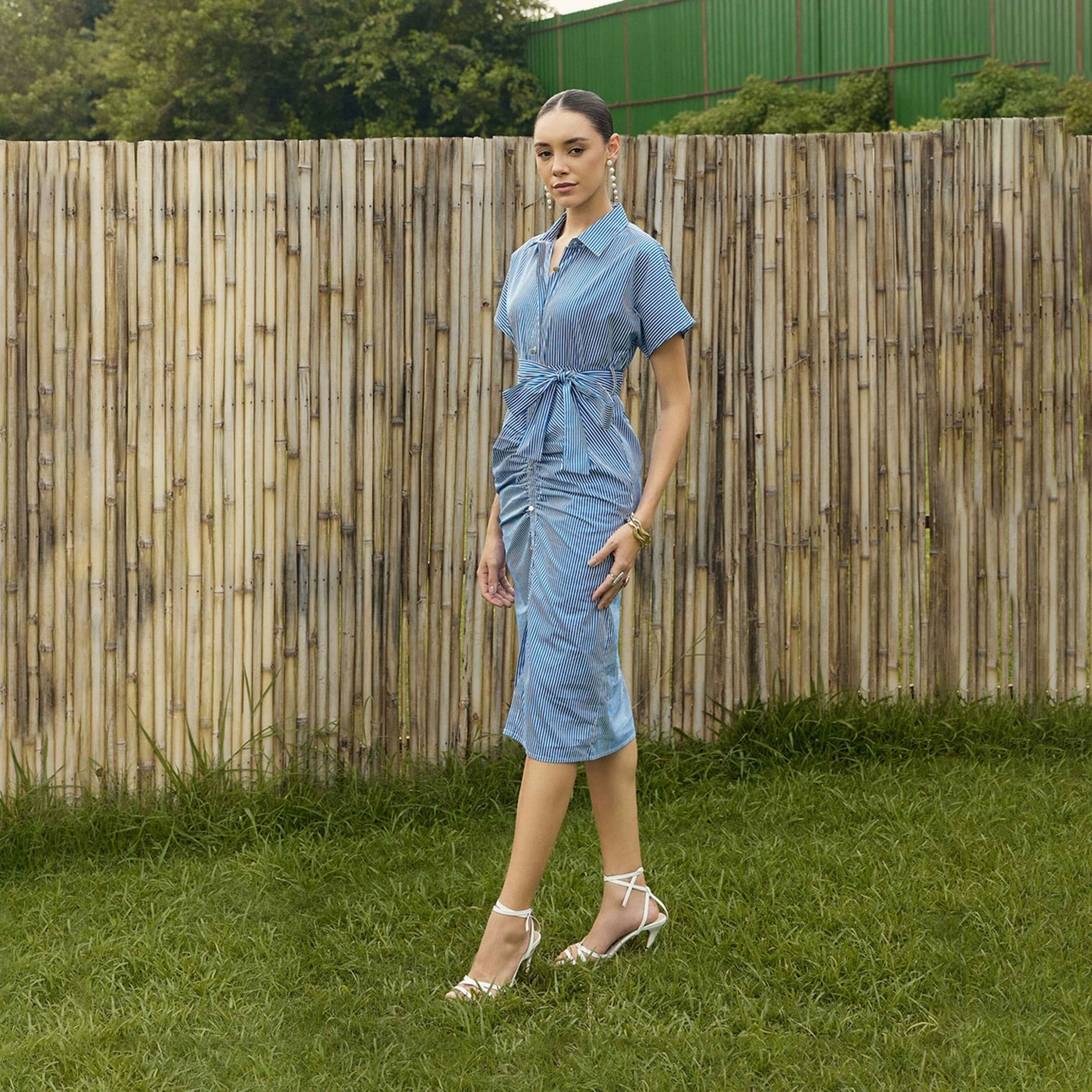 فستان ميدي مخطط بتفاصيل مزمومة وحزام ساسافراس × ستايلي-women-clothing-dresses-image-2