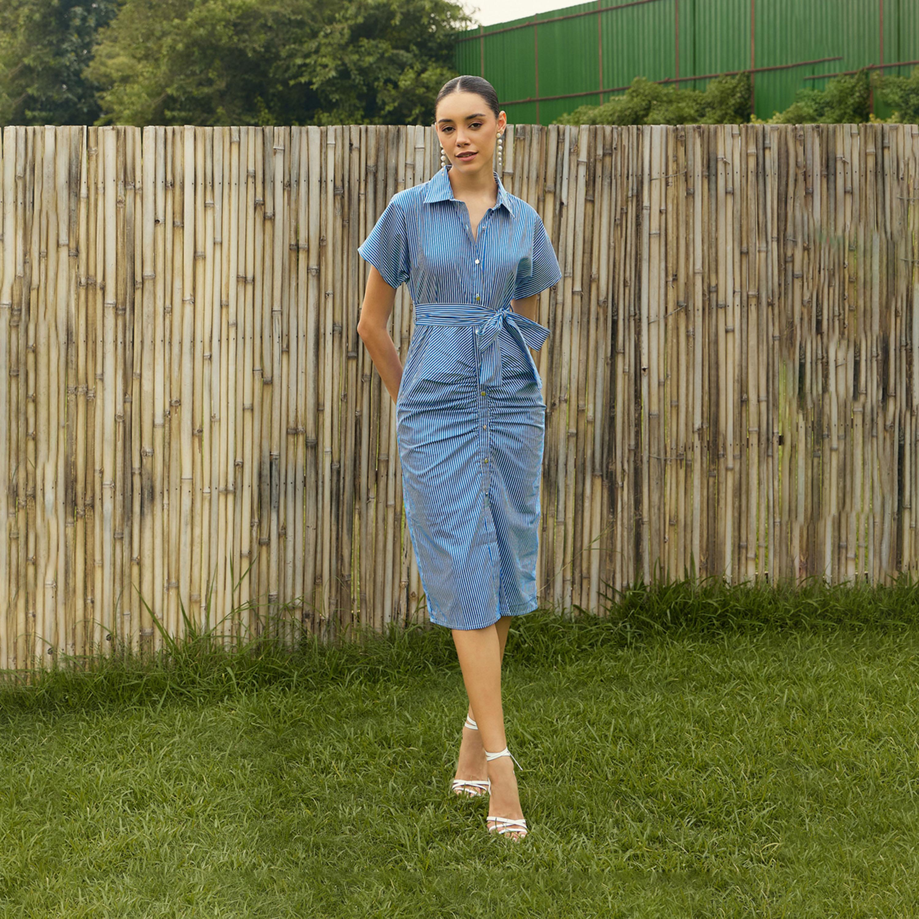 فستان ميدي مخطط بتفاصيل مزمومة وحزام ساسافراس × ستايلي-women-clothing-dresses-image-6