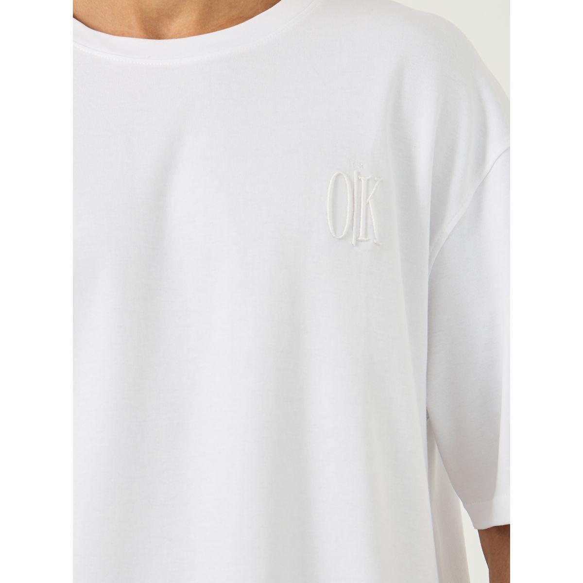 Styli Embroidered Detail Crew Neck Oversized T-Shirt-men-clothing-tshirtsandpolos-tshirts-image-4