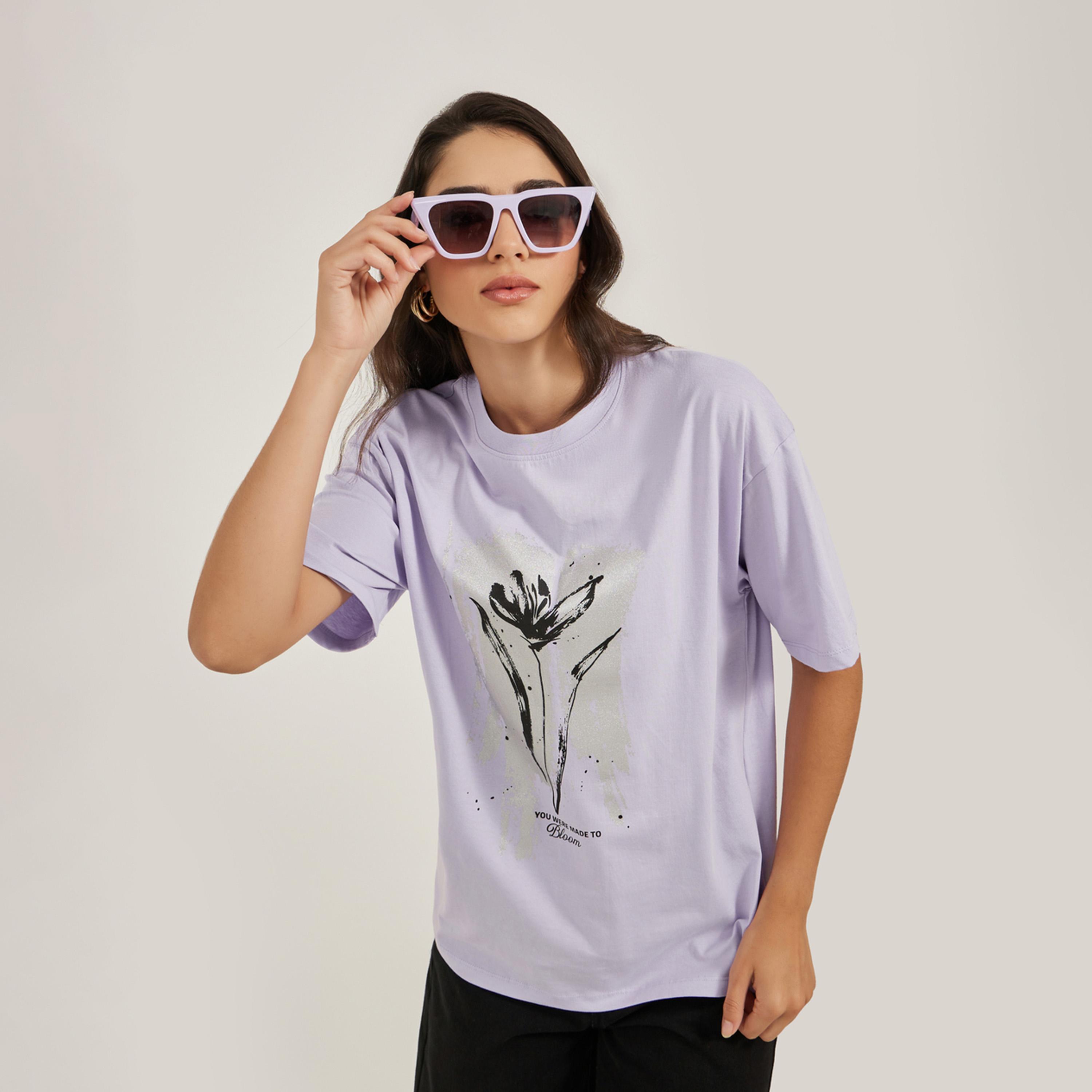 ستايلي - تي شيرت كبير الحجم بطبعة جرافيكية ورقبة دائرية-women-clothing-tshirts-image-1