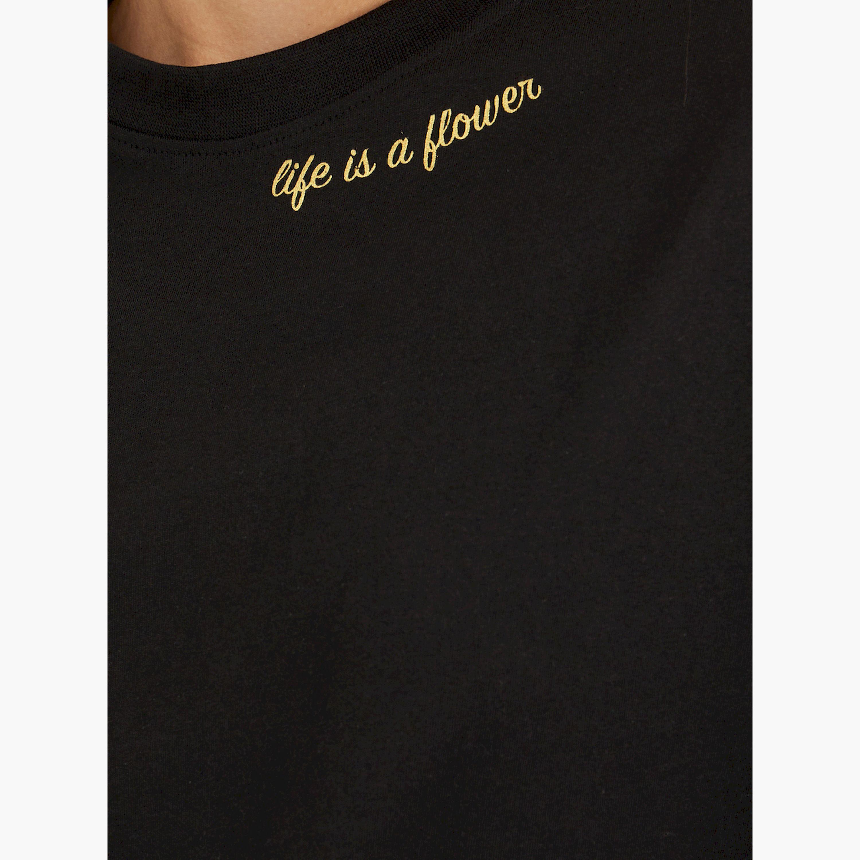 ستايلي - تي شيرت كبير الحجم بطبعة جرافيكية ورقبة دائرية-women-clothing-tshirts-image-4