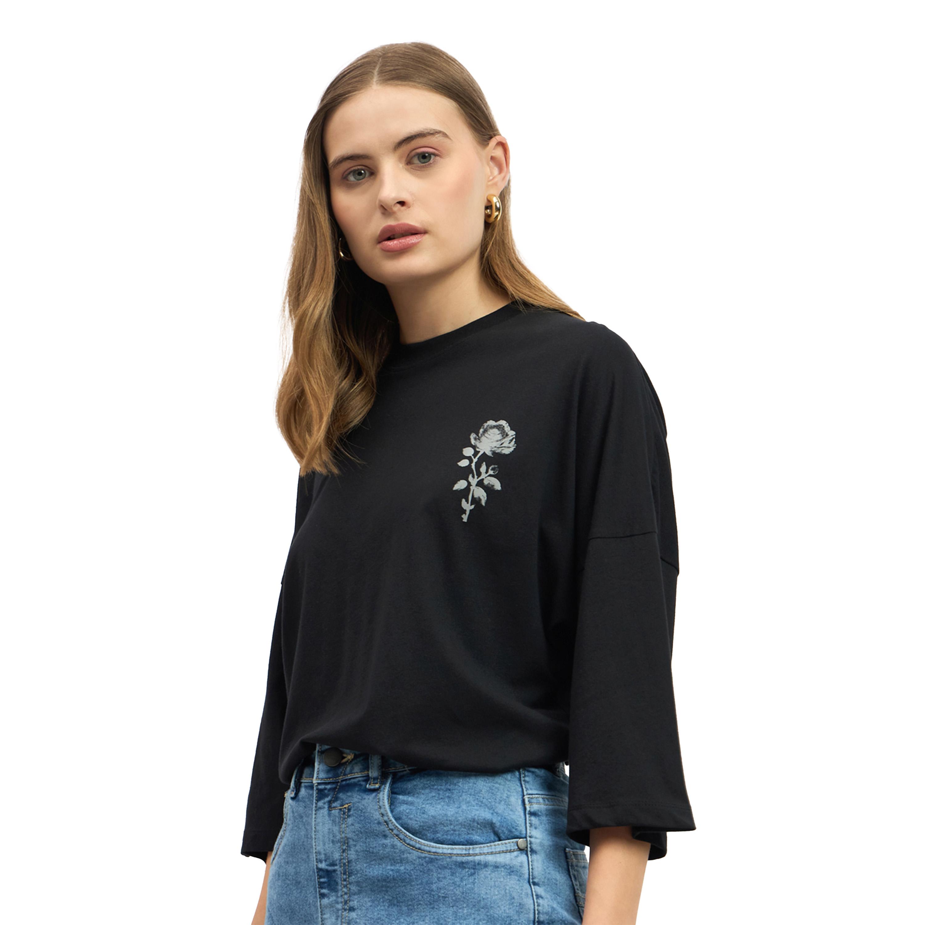 ستايلي - تي شيرت كبير الحجم بطبعة جرافيكية ورقبة دائرية-women-clothing-tshirts-image-3