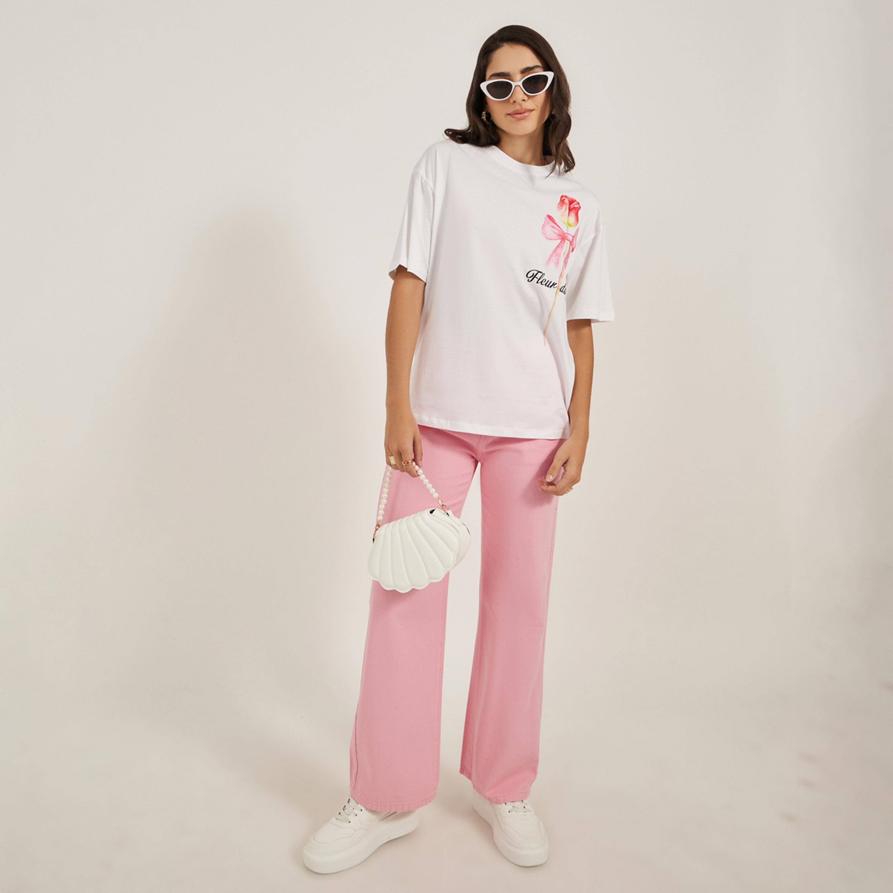 ستايلي - تي شيرت كبير الحجم بطبعة جرافيكية ورقبة دائرية-women-clothing-tshirts-image-2