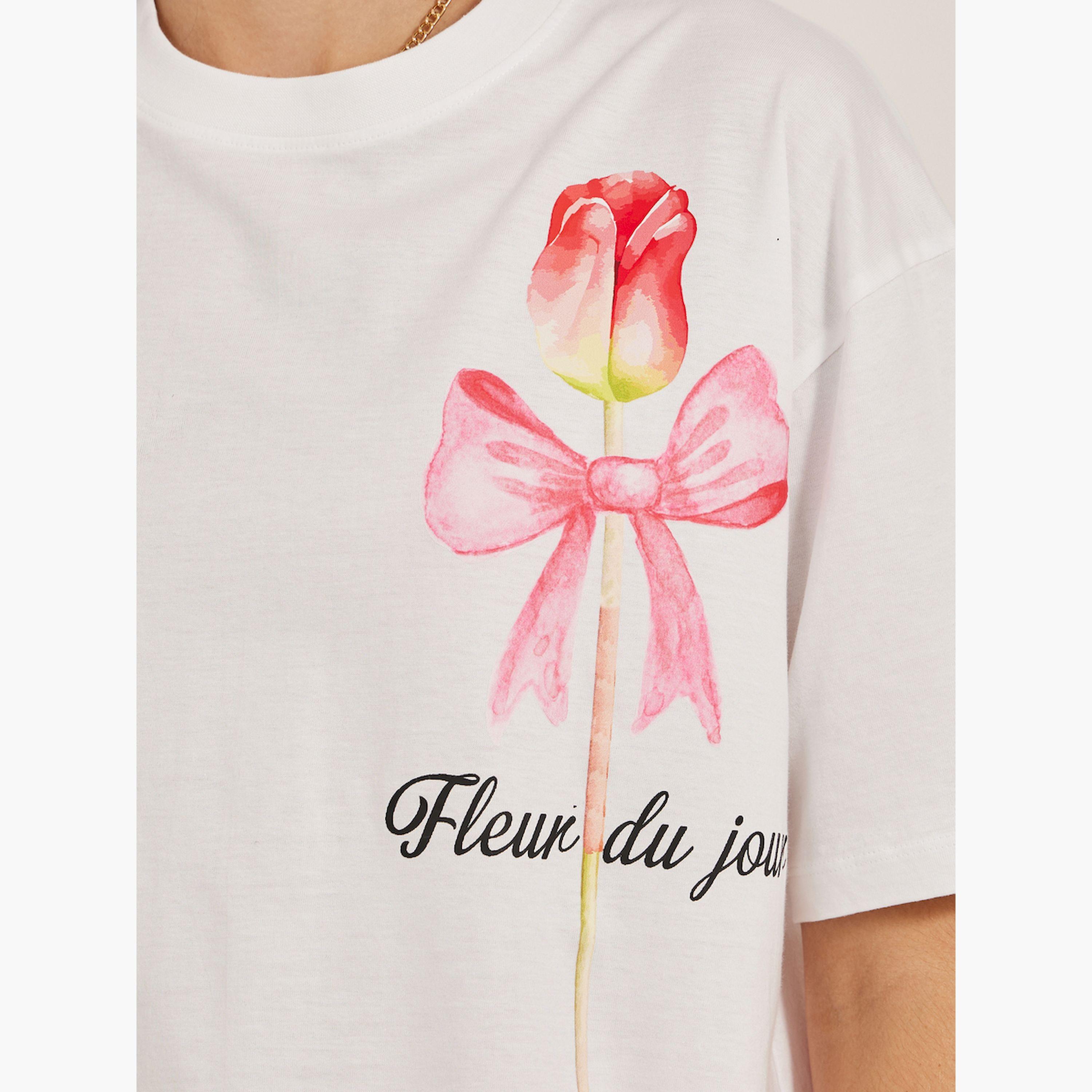 ستايلي - تي شيرت كبير الحجم بطبعة جرافيكية ورقبة دائرية-women-clothing-tshirts-image-3