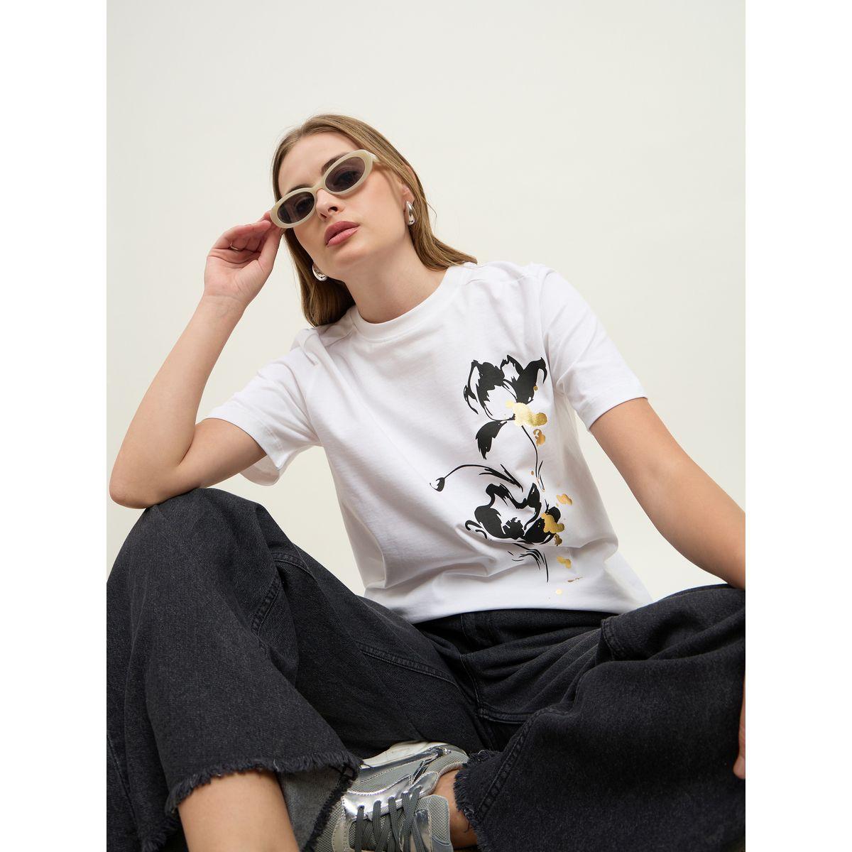 Styli Foil Graphic Print Short Sleeve Boxy T-Shirt-women-clothing-tshirts-image-6