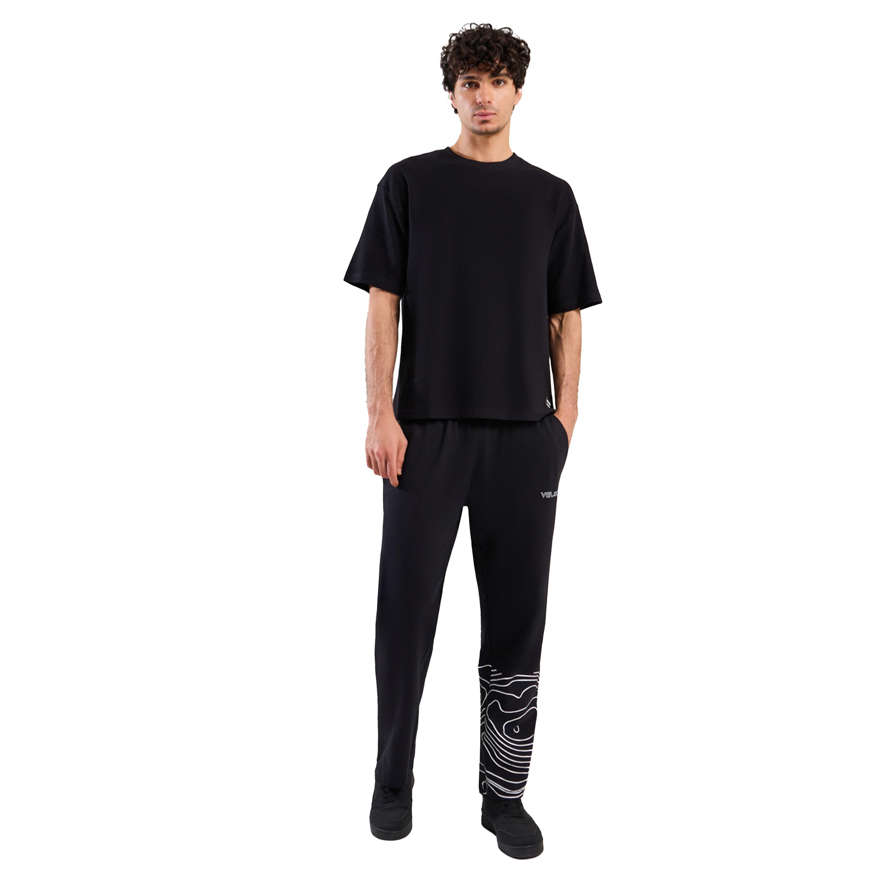 Styli Solid Badge Detail Oversized T-Shirt-men-clothing-tshirtsandpolos-tshirts-image-2