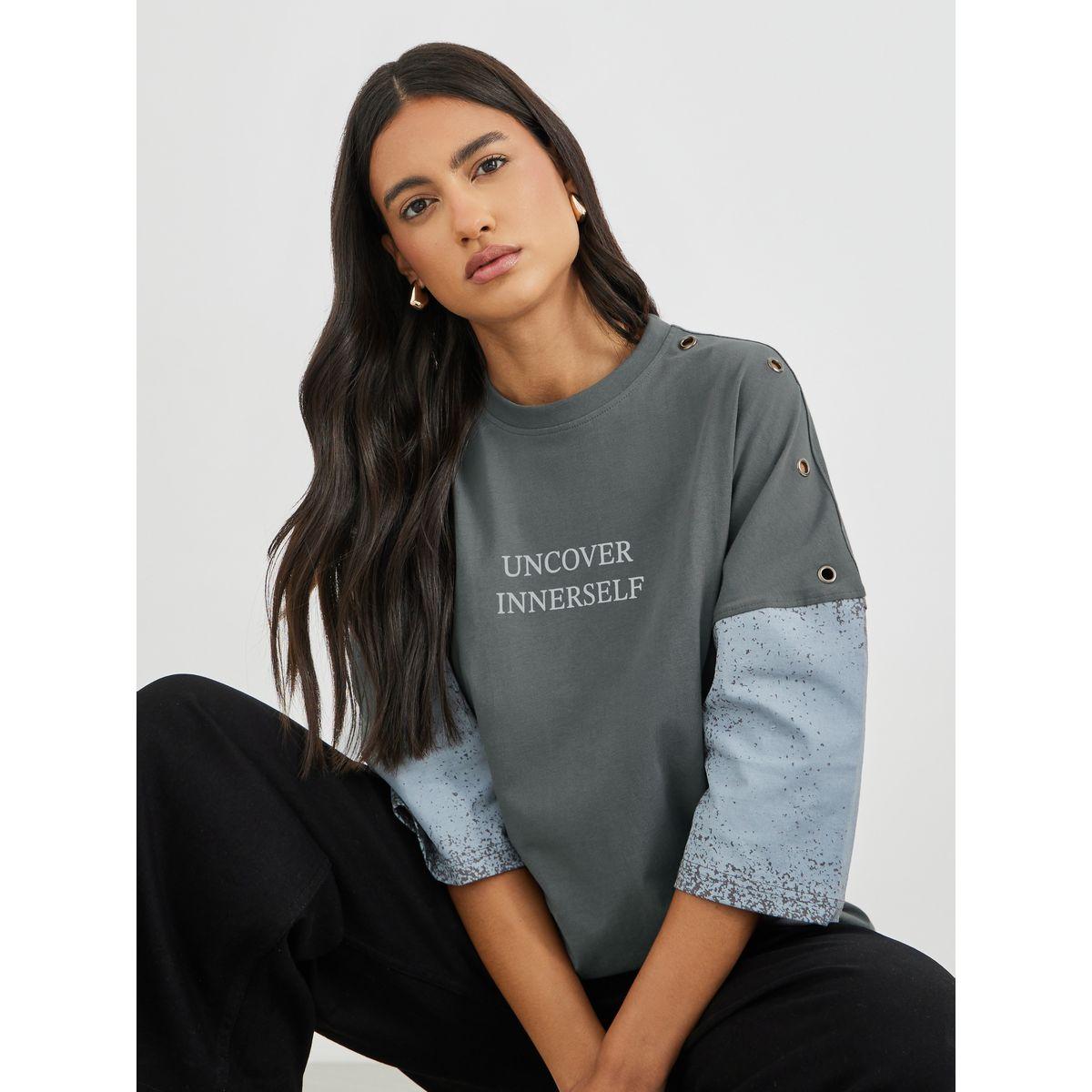 Styli Spray Painted Exaggerated Shoulder Oversized T-Shirt with Eyelet Detail-women-clothing-tshirts-image-1