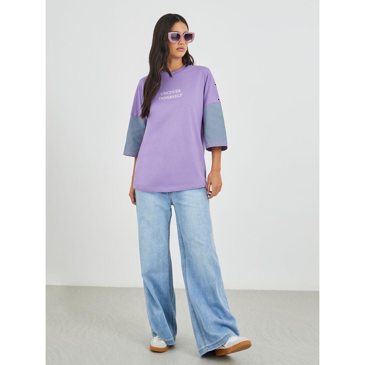 Styli Spray Painted Exaggerated Shoulder Oversized T-Shirt with Eyelet Detail-women-clothing-tshirts-image-2