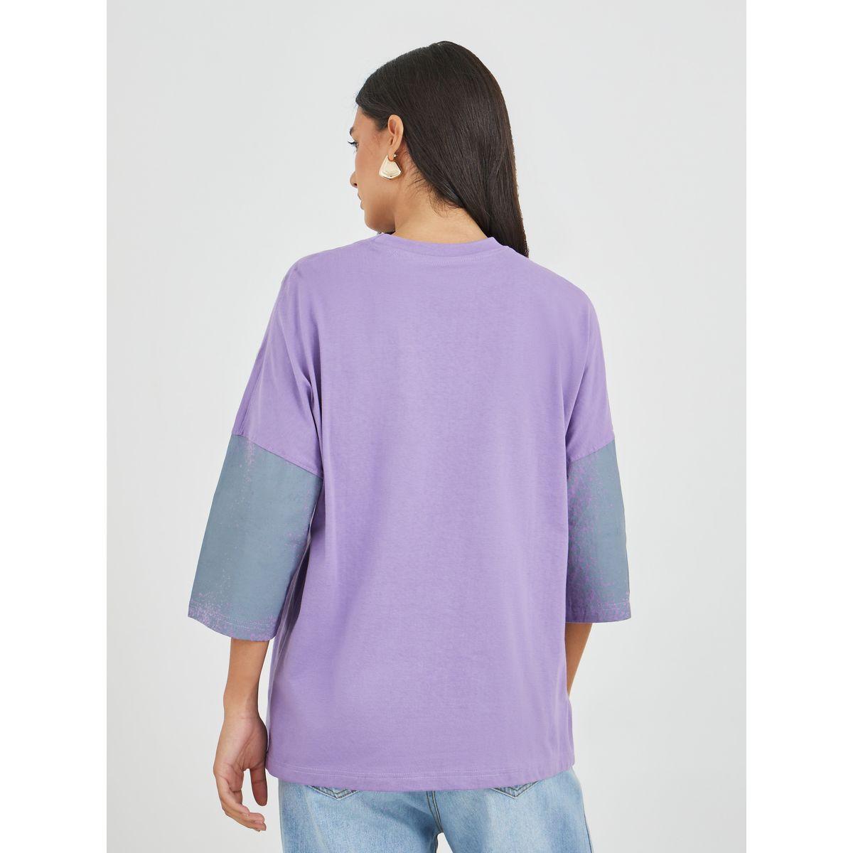 Styli Spray Painted Exaggerated Shoulder Oversized T-Shirt with Eyelet Detail-women-clothing-tshirts-image-4