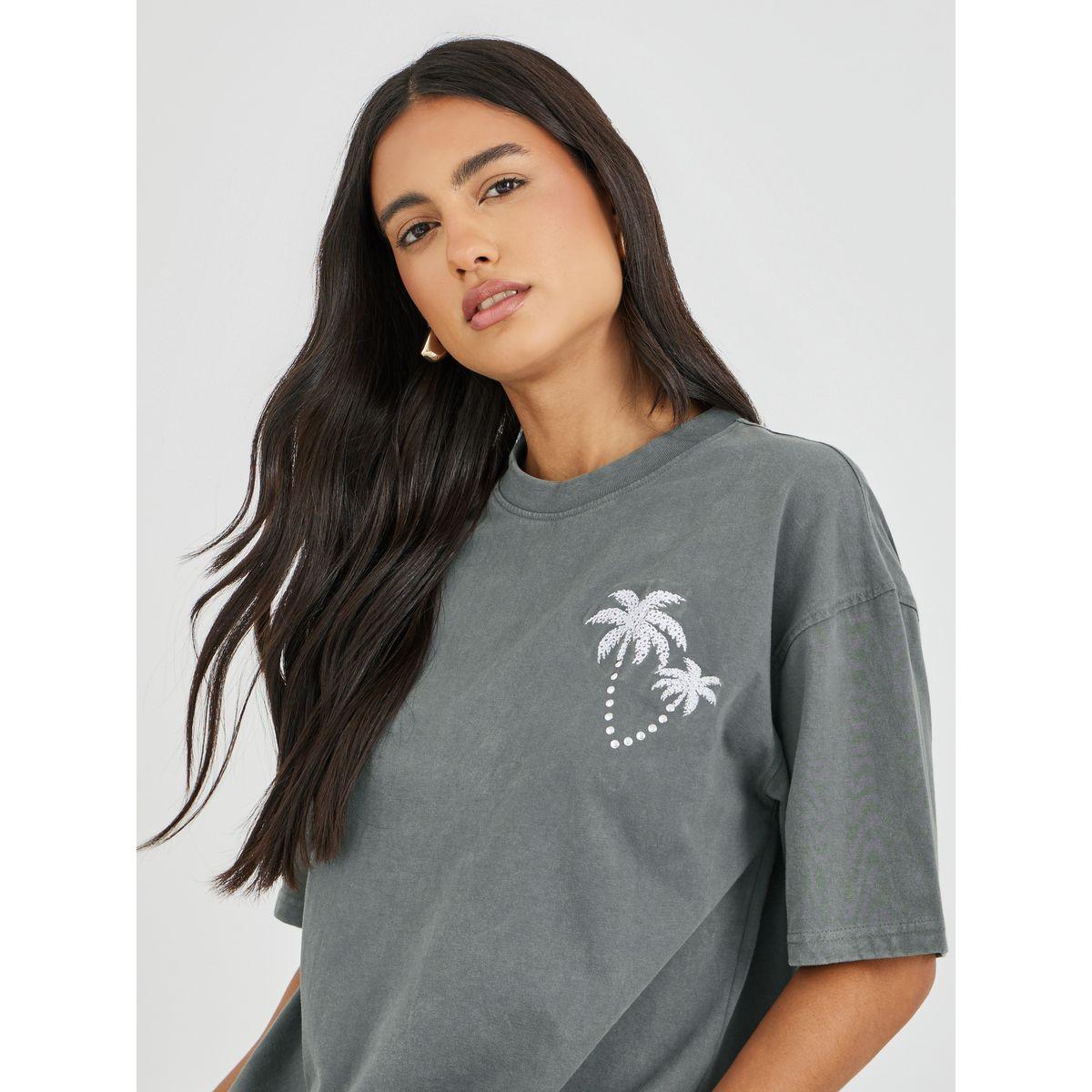 تيشيرت فضفاض بنخل مُطرّز وتفاصيل مشطوفة-women-clothing-tshirts-image-3