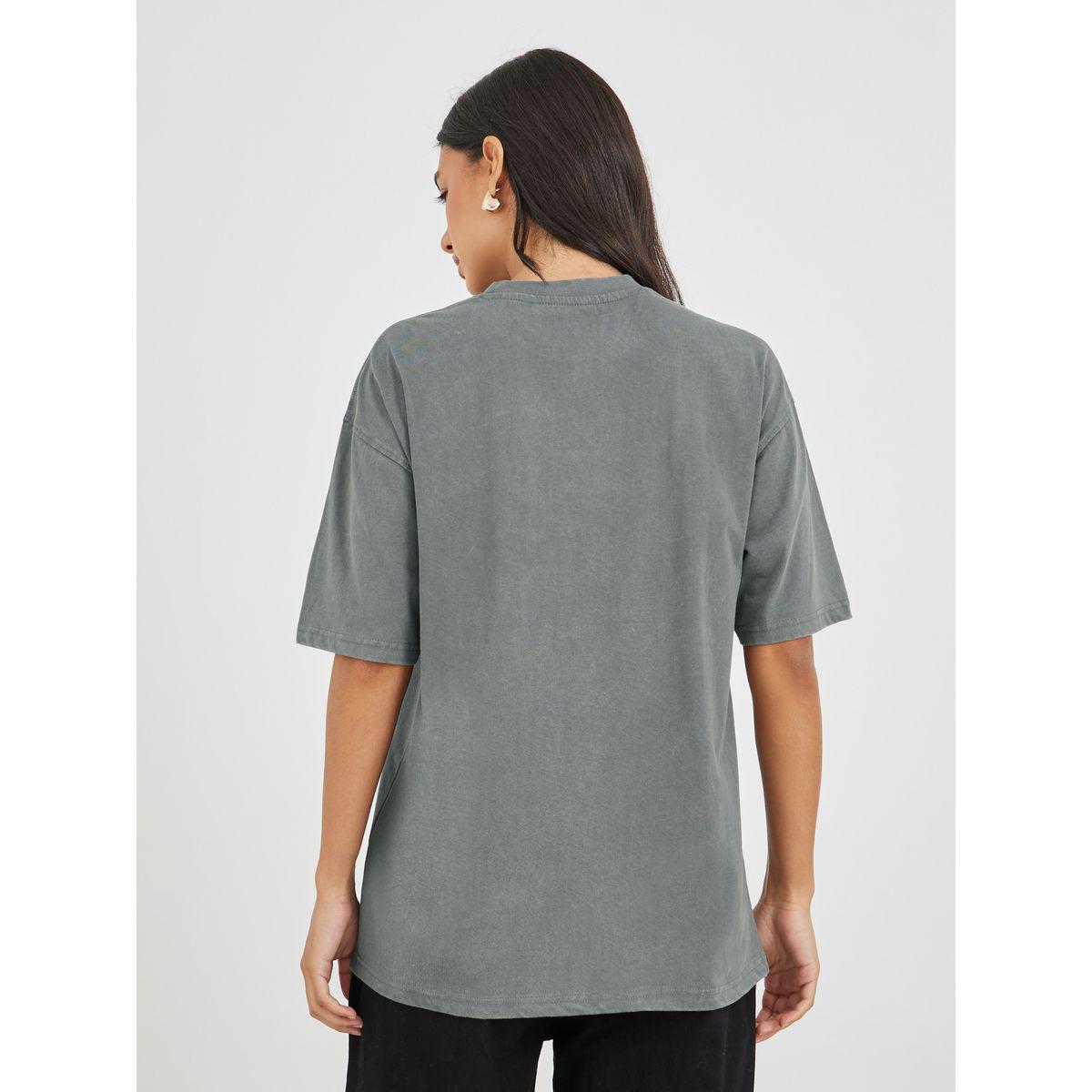 تيشيرت فضفاض بنخل مُطرّز وتفاصيل مشطوفة-women-clothing-tshirts-image-4
