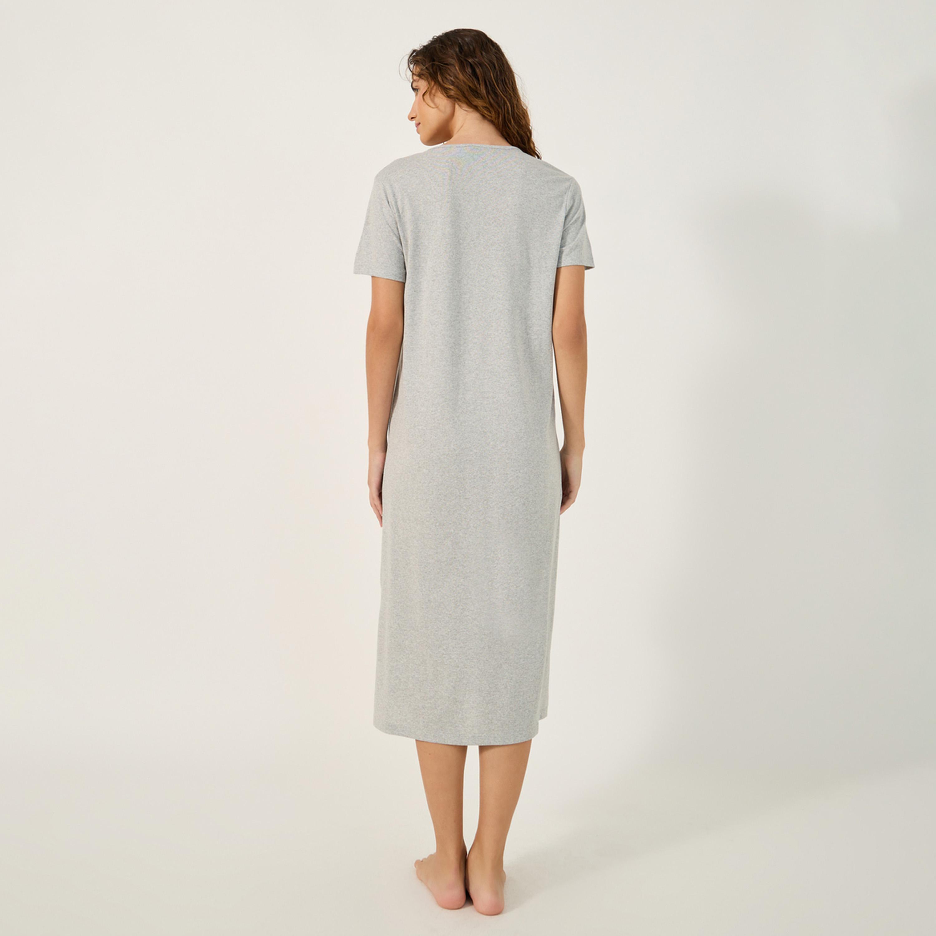 ستايلي - أنوايند فستان نوم بحواف من الدانتيل وفتحة جانبية ورقبة حرف V - متوسط الطول-women-clothing-nightwear-nighties-image-4