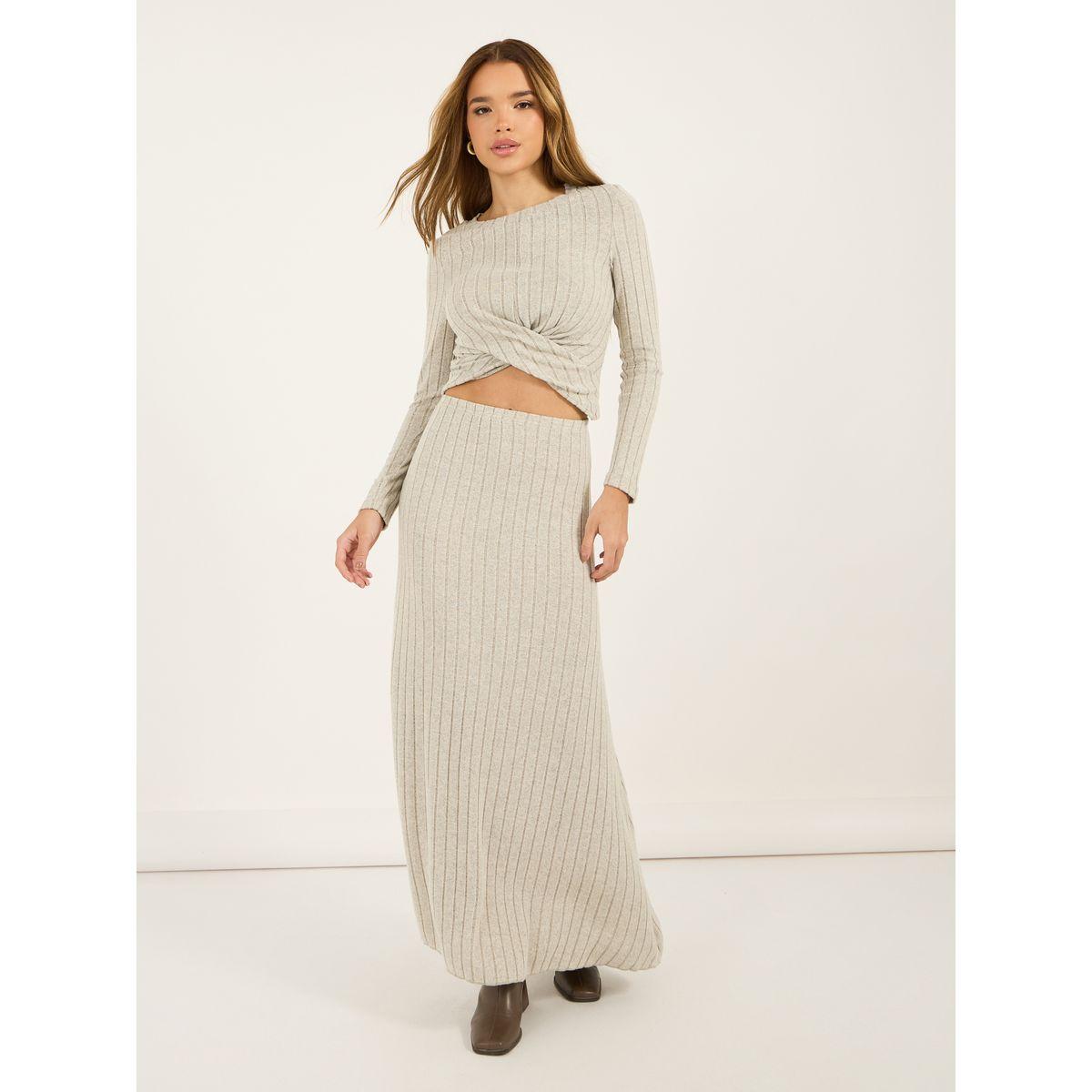 طقم منسق من تنورة طويلة وبلوزة بنمط لف-women-clothing-coordsets-image-2