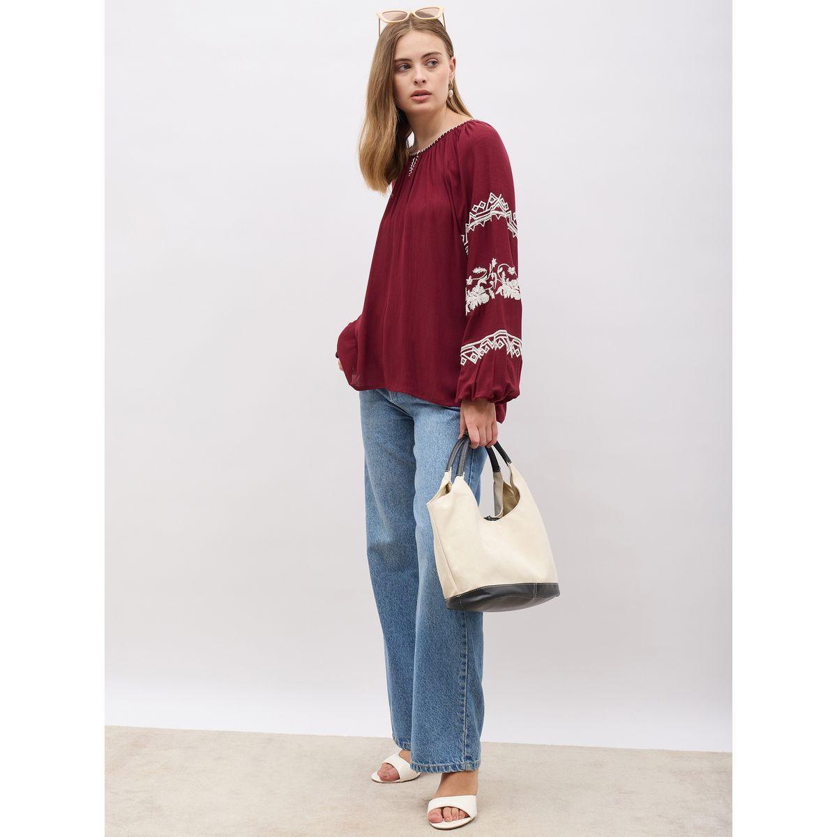 بلوزة بتفاصيل مُطرزة وأكمام بالون-women-clothing-shirtsandblouses-blouses-image-1