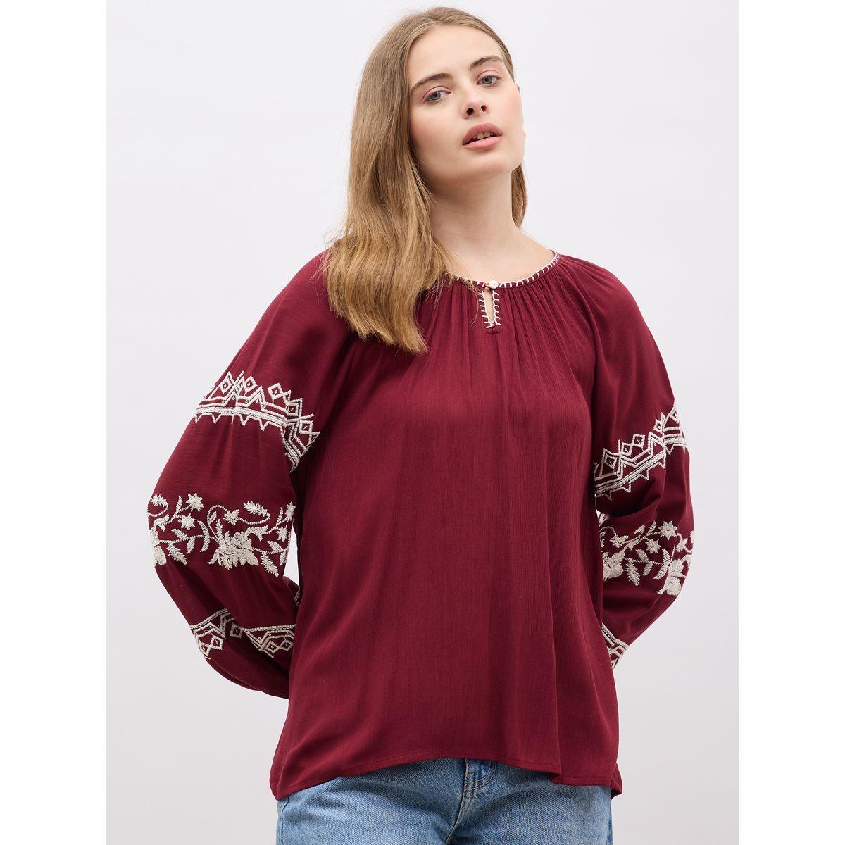 بلوزة بتفاصيل مُطرزة وأكمام بالون-women-clothing-shirtsandblouses-blouses-image-2