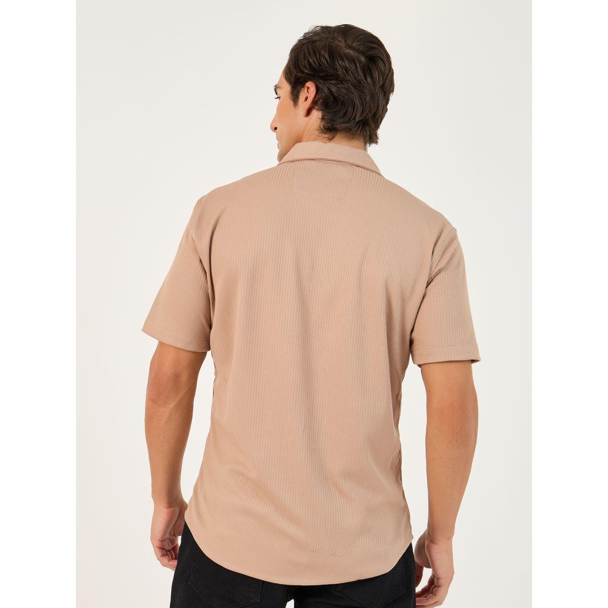 قميص بقصة مريحة وأكمام قصيرة-men-clothing-shirts-image-4