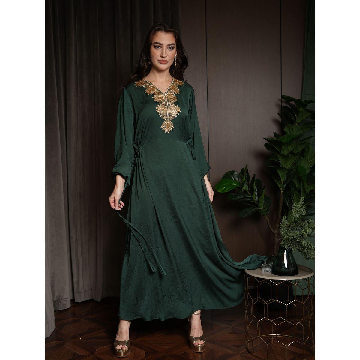 جلابية ساتان بتفاصيل دانتيل ورباط خصر إلينا باي دي ستايل × ستايلي-women-arabicclothing-jalabiyas-image-1