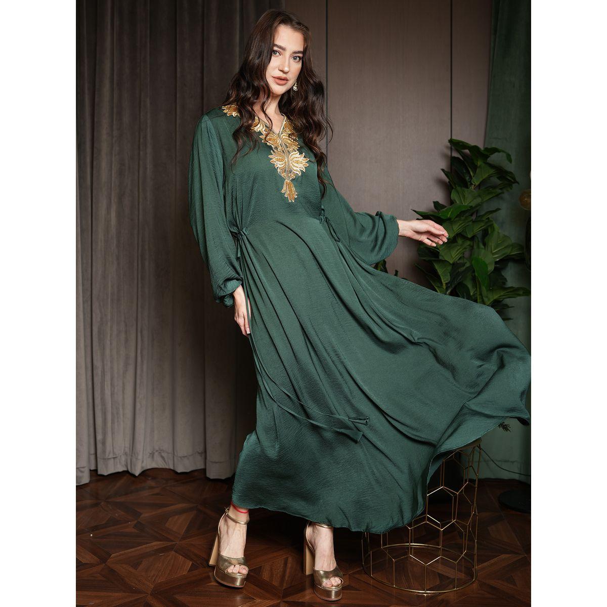 جلابية ساتان بتفاصيل دانتيل ورباط خصر إلينا باي دي ستايل × ستايلي-women-arabicclothing-jalabiyas-image-4