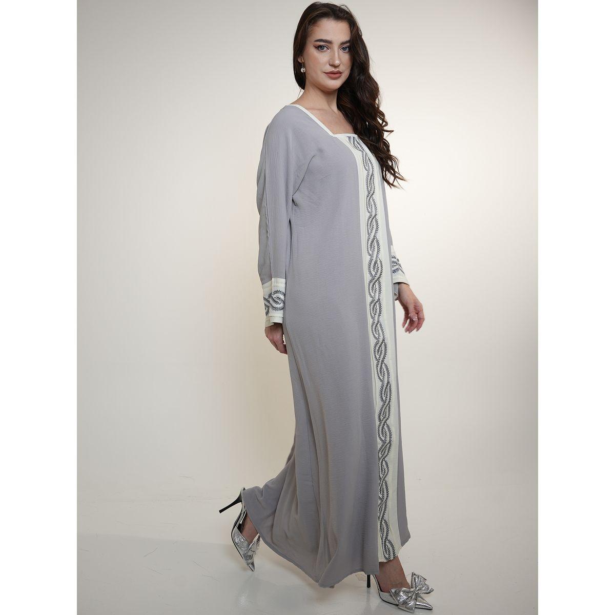 جلابية بتفاصيل مُطرّزة وياقة مربعة إلينا باي دي ستايل × ستايلي-women-arabicclothing-jalabiyas-image-4