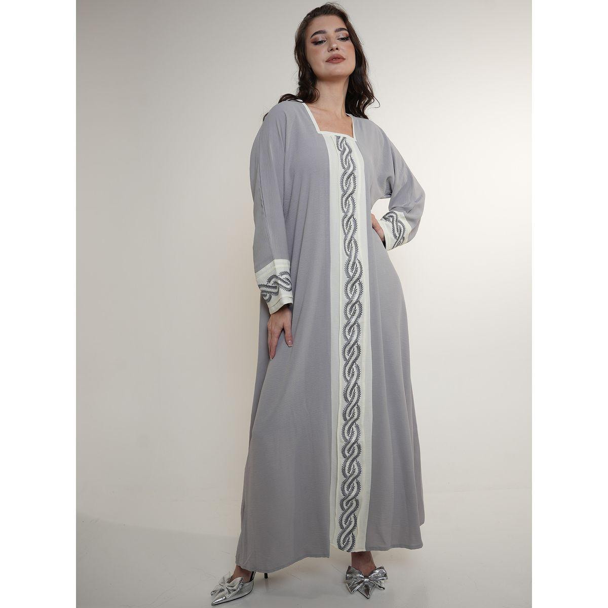 جلابية بتفاصيل مُطرّزة وياقة مربعة إلينا باي دي ستايل × ستايلي-women-arabicclothing-jalabiyas-image-5