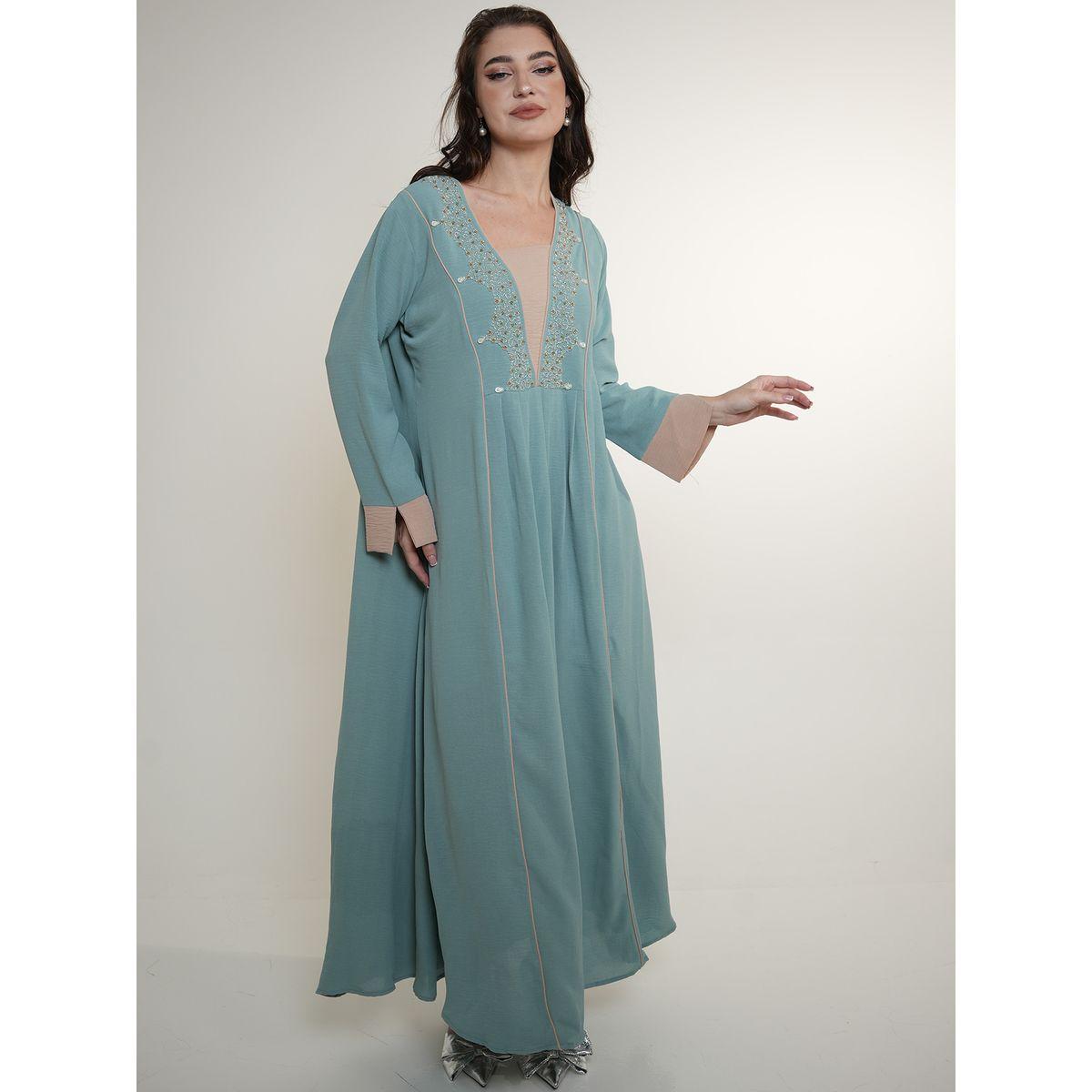 جلابية منمقة بالخرز مع تفاصيل مُتباينة إلينا باي دي ستايل × ستايلي-women-arabicclothing-jalabiyas-image-3