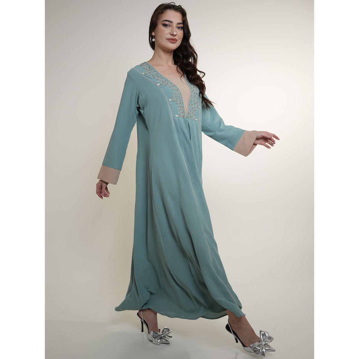 جلابية منمقة بالخرز مع تفاصيل مُتباينة إلينا باي دي ستايل × ستايلي-women-arabicclothing-jalabiyas-image-5