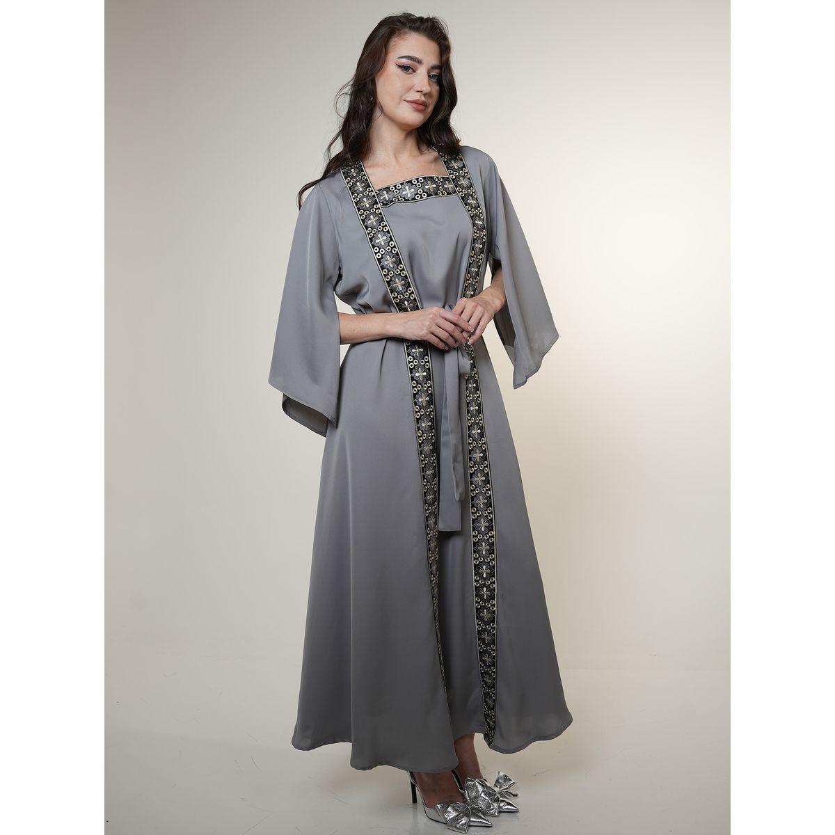 جلابية بتفاصيل مُطرّزة وأكمام بشق إلينا باي دي ستايل × ستايلي-women-arabicclothing-jalabiyas-image-5