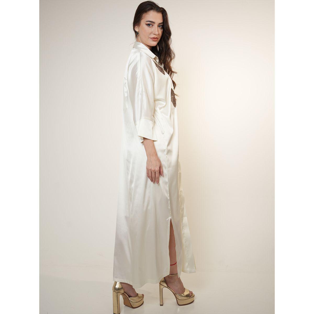 جلابية ساتان بتفاصيل مُطرّزة إلينا باي دي ستايل × ستايلي-women-arabicclothing-jalabiyas-image-4