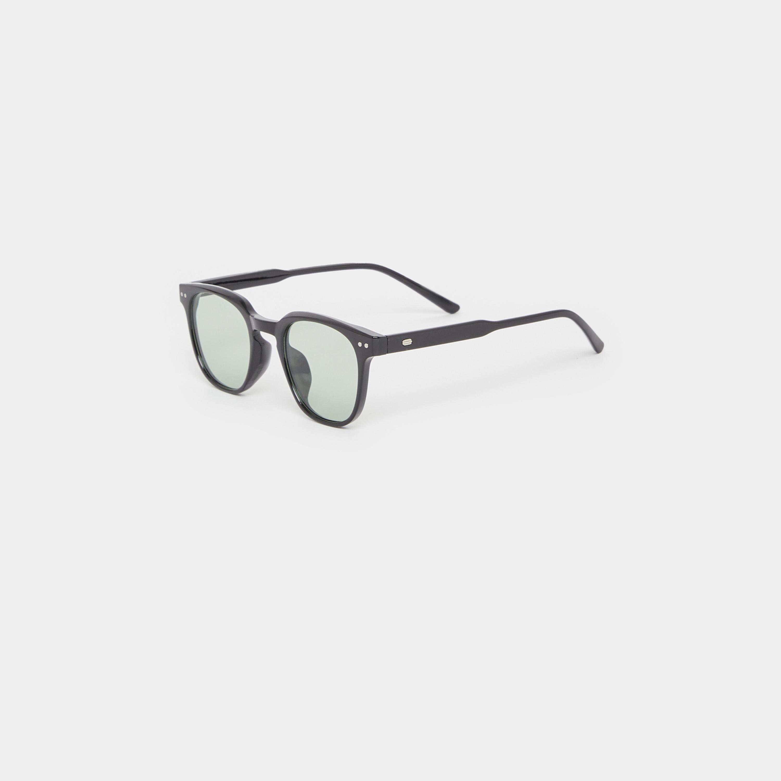 Styli Solid Round Sunglasses-men-sunglasses-image-1