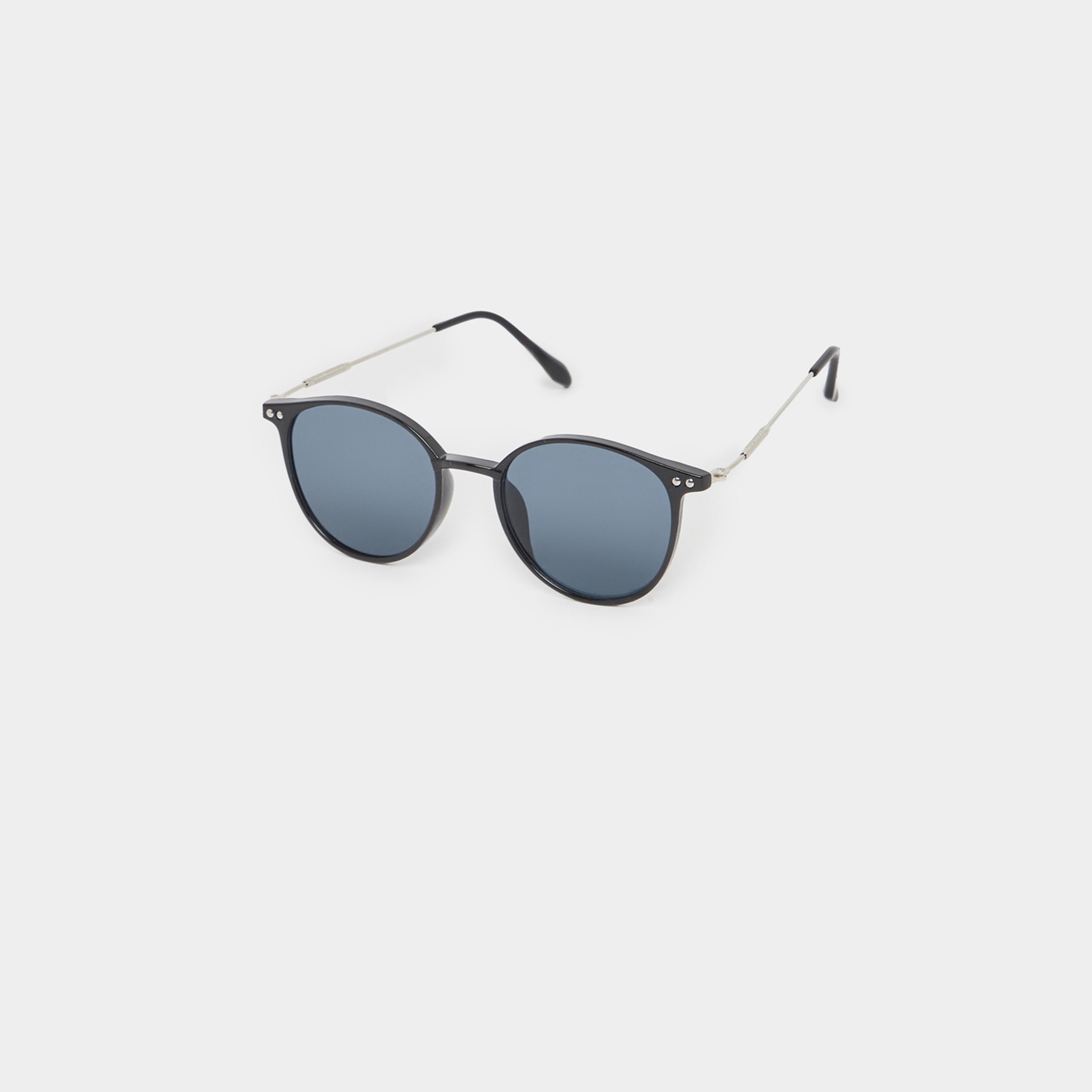 Styli Solid Round Sunglasses with Nose Pads-men-sunglasses-image-1