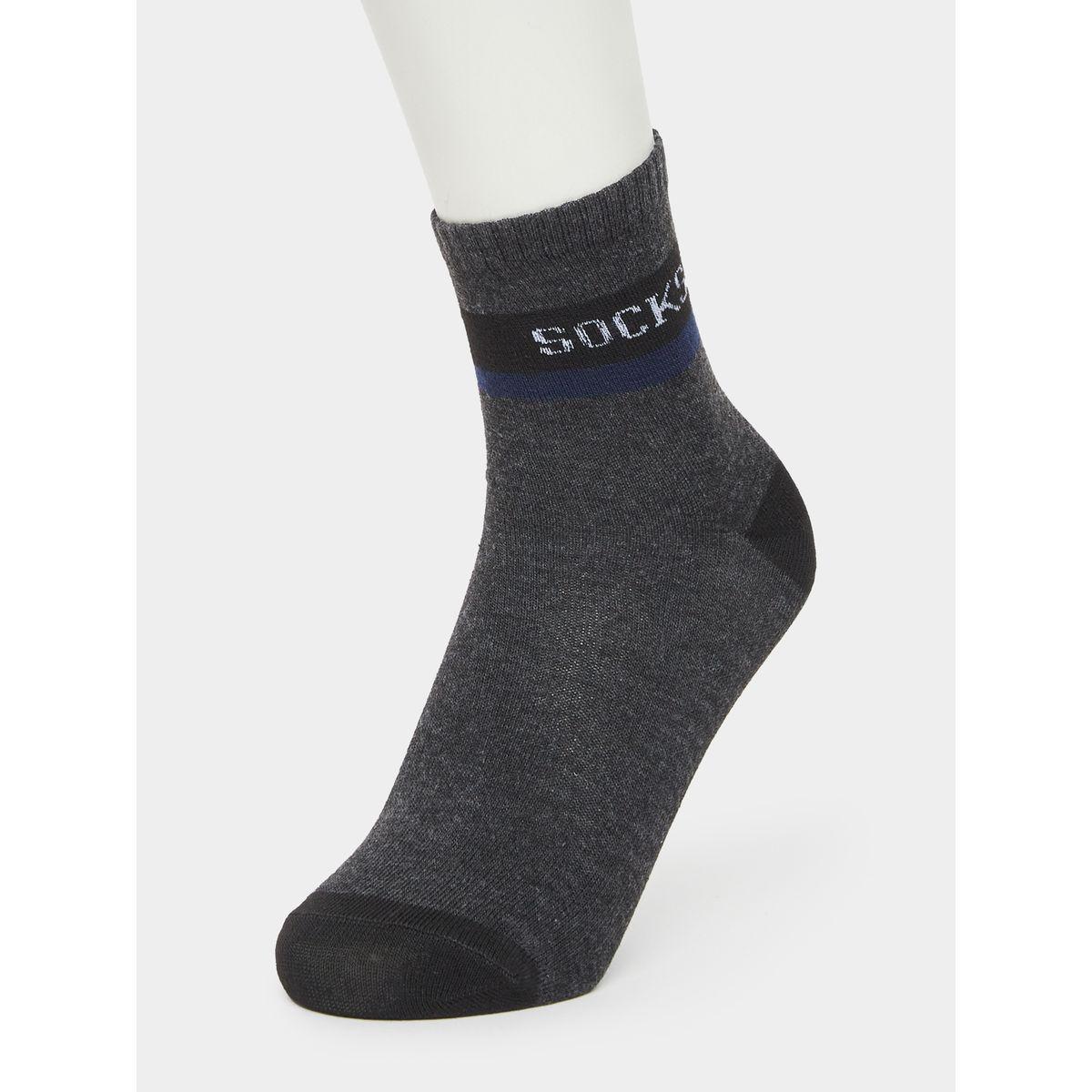 مجموعة من 5 جوارب بتفاصيل مُتباينة-men-socks-image-11