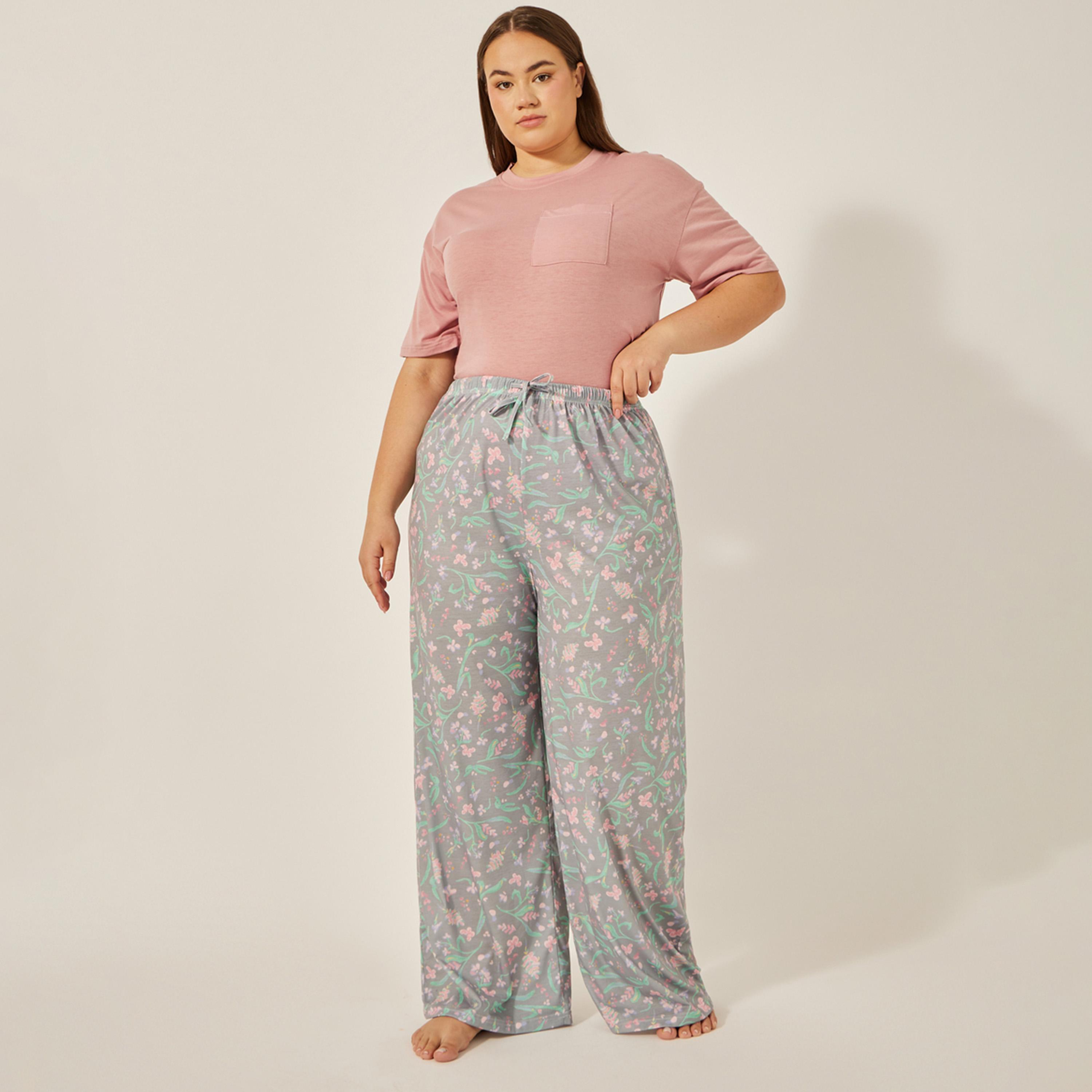 ستايلي - طقم بيجامة بطبعة زهور وقميص بجيب على الكتف-women-clothing-nightwear-pyjamas-longsets-image-4