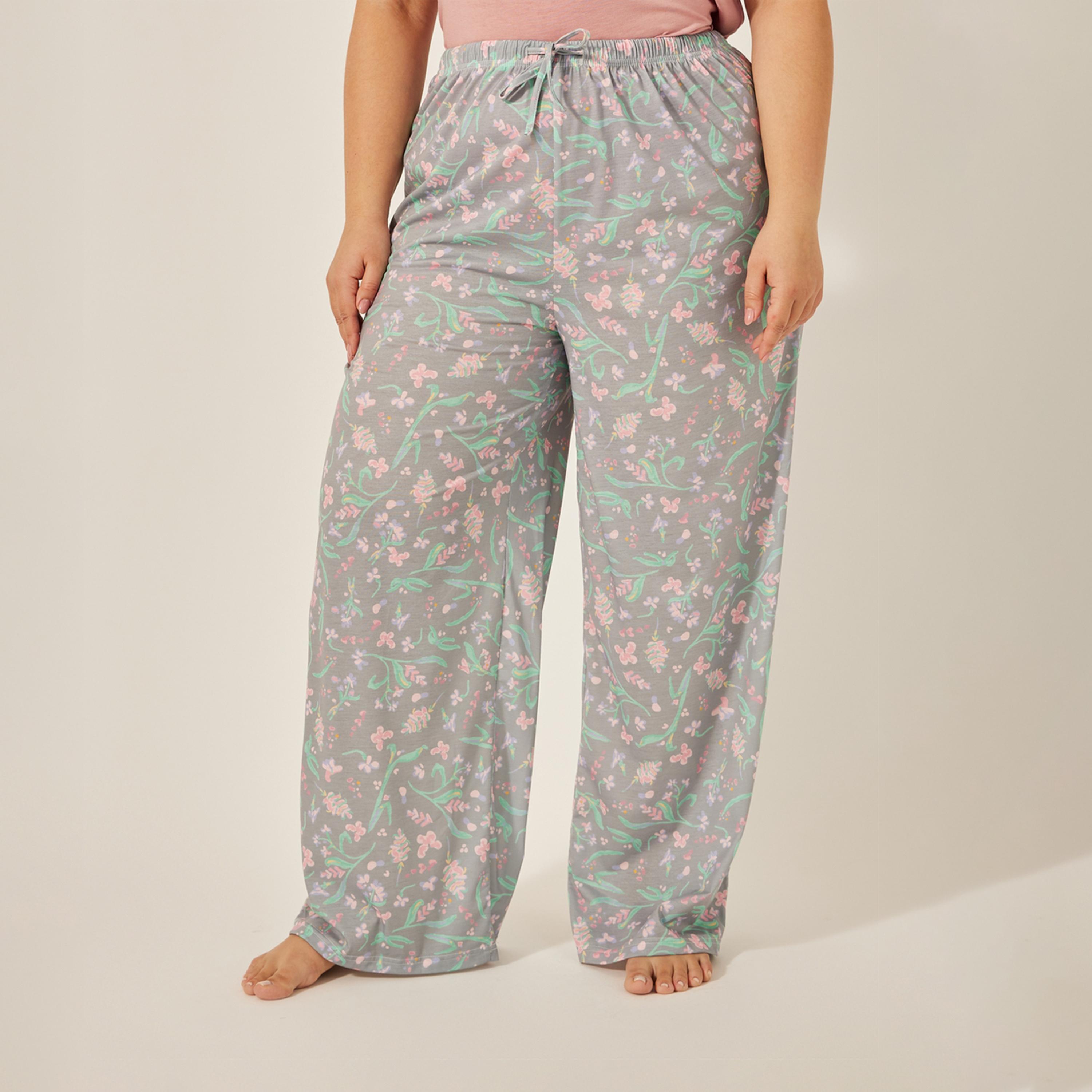 ستايلي - طقم بيجامة بطبعة زهور وقميص بجيب على الكتف-women-clothing-nightwear-pyjamas-longsets-image-5