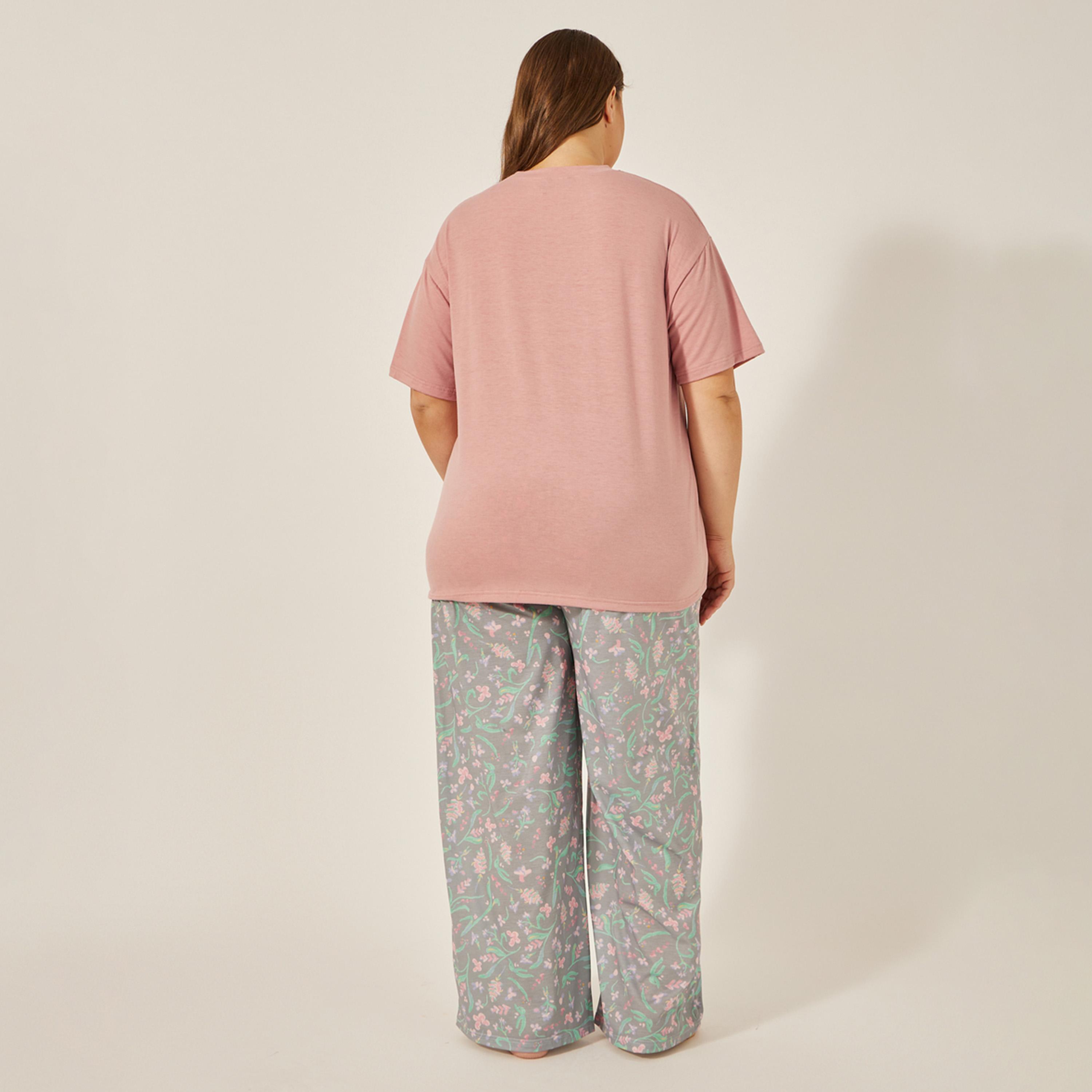 ستايلي - طقم بيجامة بطبعة زهور وقميص بجيب على الكتف-women-clothing-nightwear-pyjamas-longsets-image-6