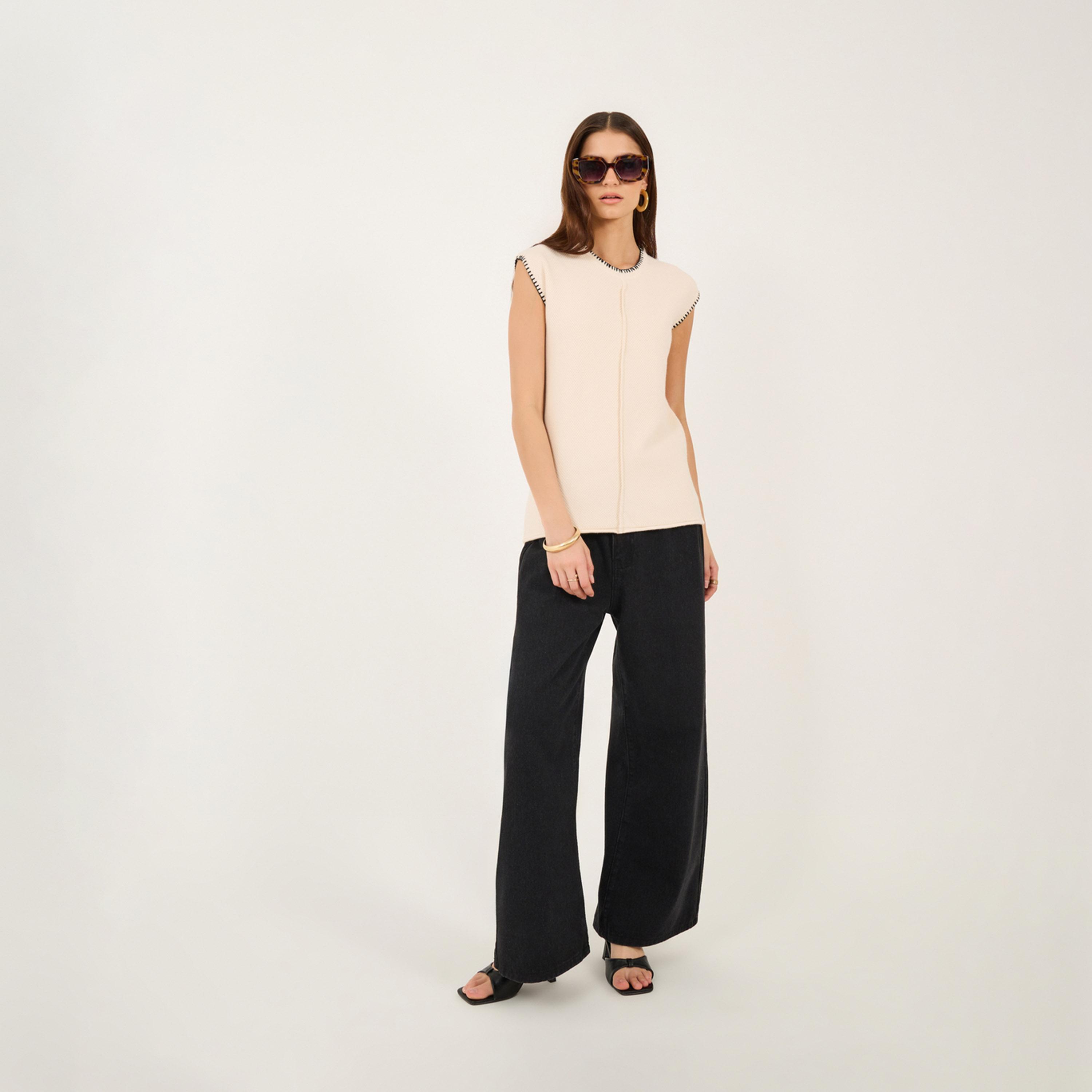 بلوزة بدون أكمام مع تفاصيل خياطة متباينة-women-clothing-tshirts-image-2