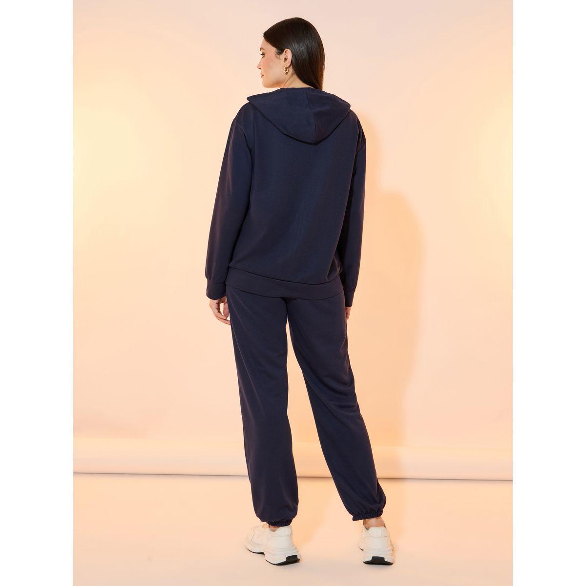 طقم منسق من جوغر وهودي بطبعة كتابة-women-clothing-coordsets-image-4