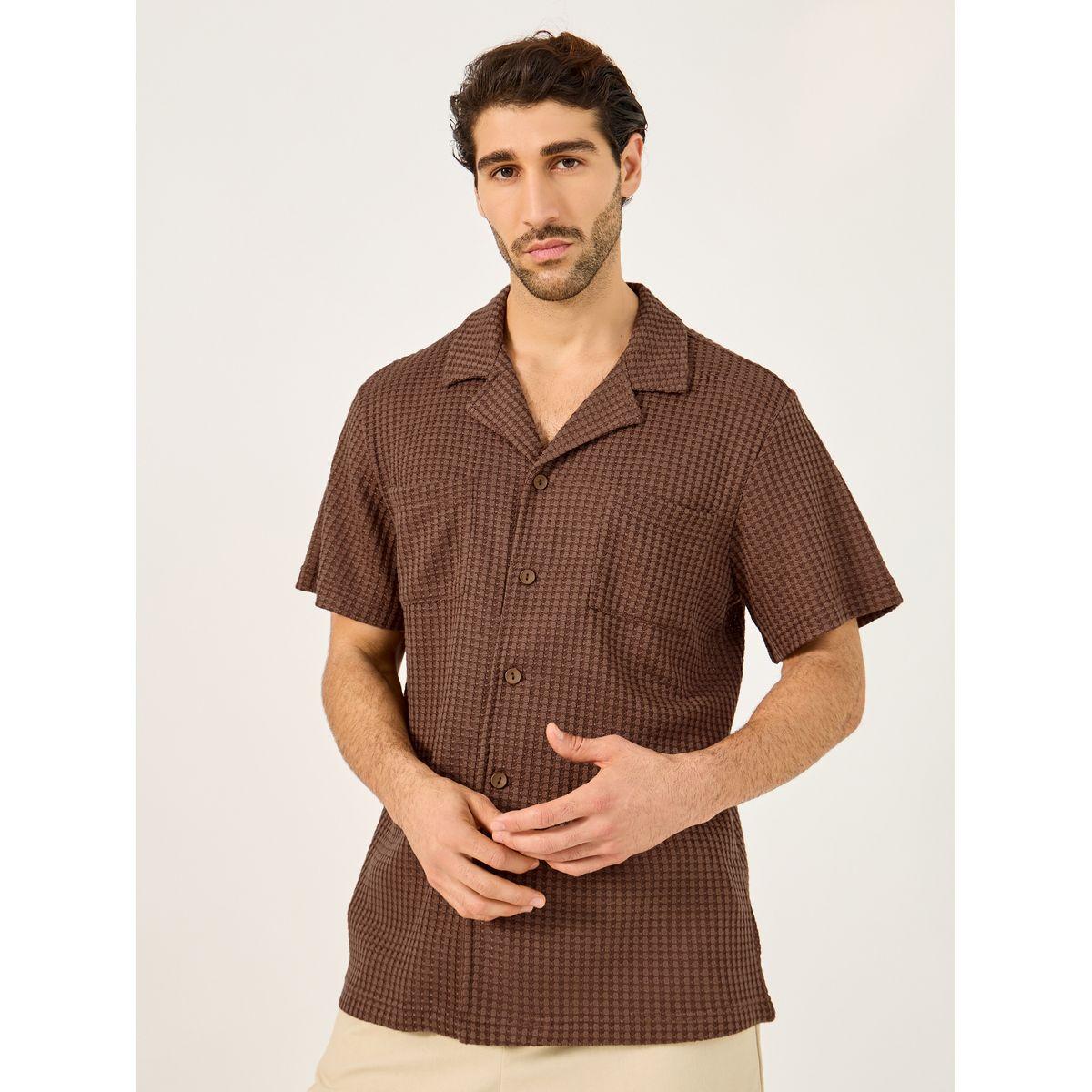 قميص محبوك بقصة مريحة وياقة ريزورت-men-clothing-shirts-image-1