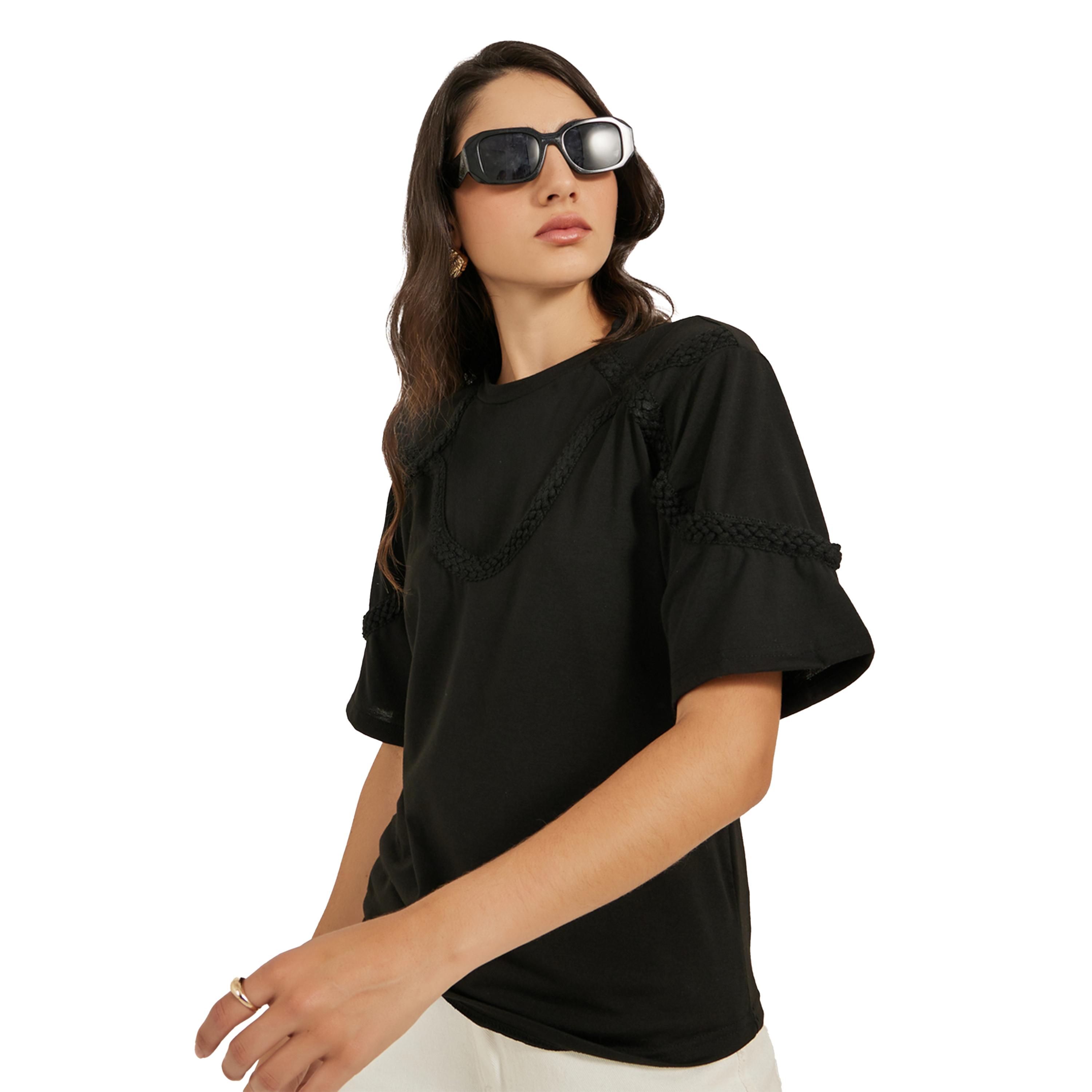 ستايلي - تي شيرت برقبة دائرية وتفاصيل دانتيل مضفرة-women-clothing-tshirts-image-1