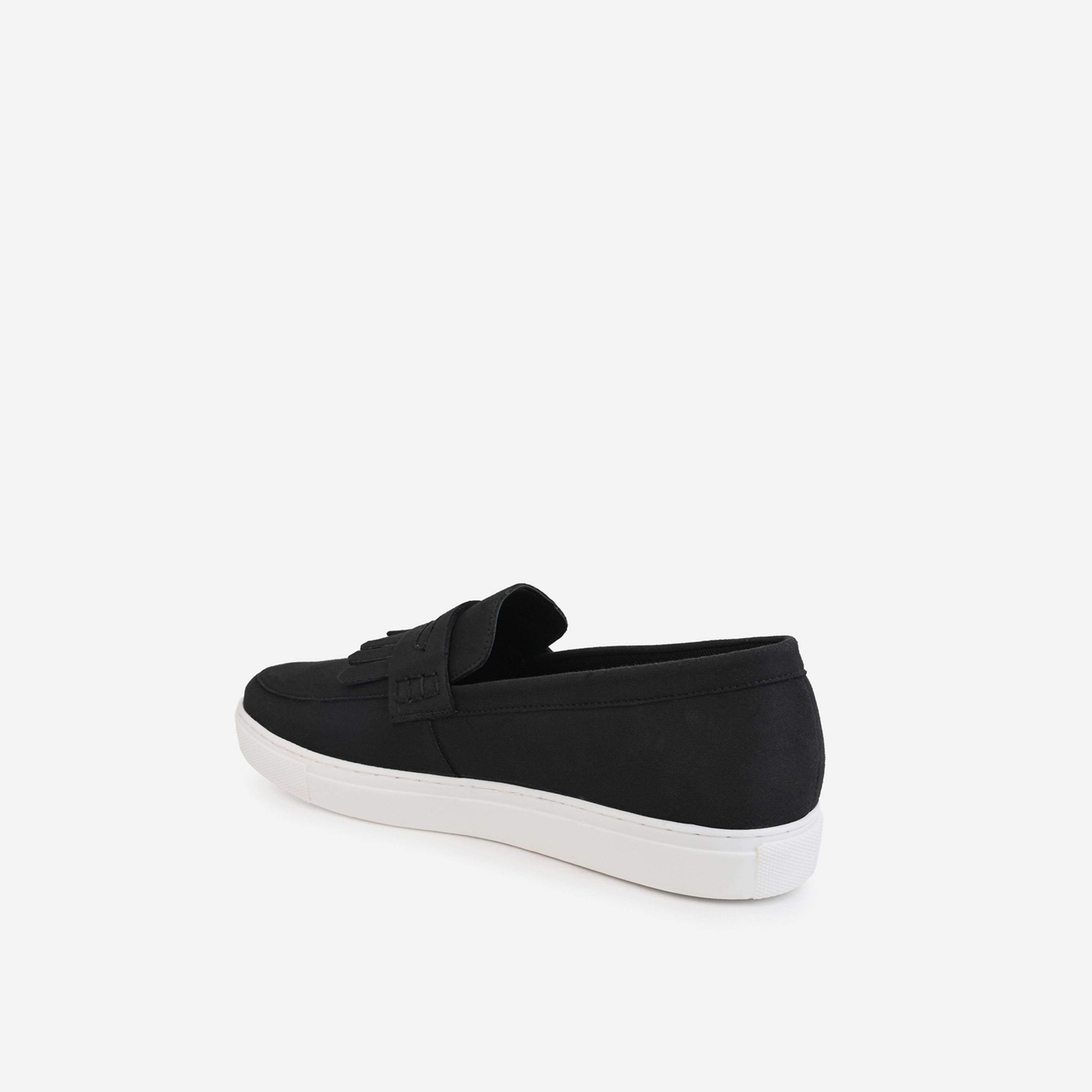 ستايلي - حذاء كاجوال بمظهر جلد سويد وتفاصيل شراشيب-men-shoes-loafersandmoccasins-image-4