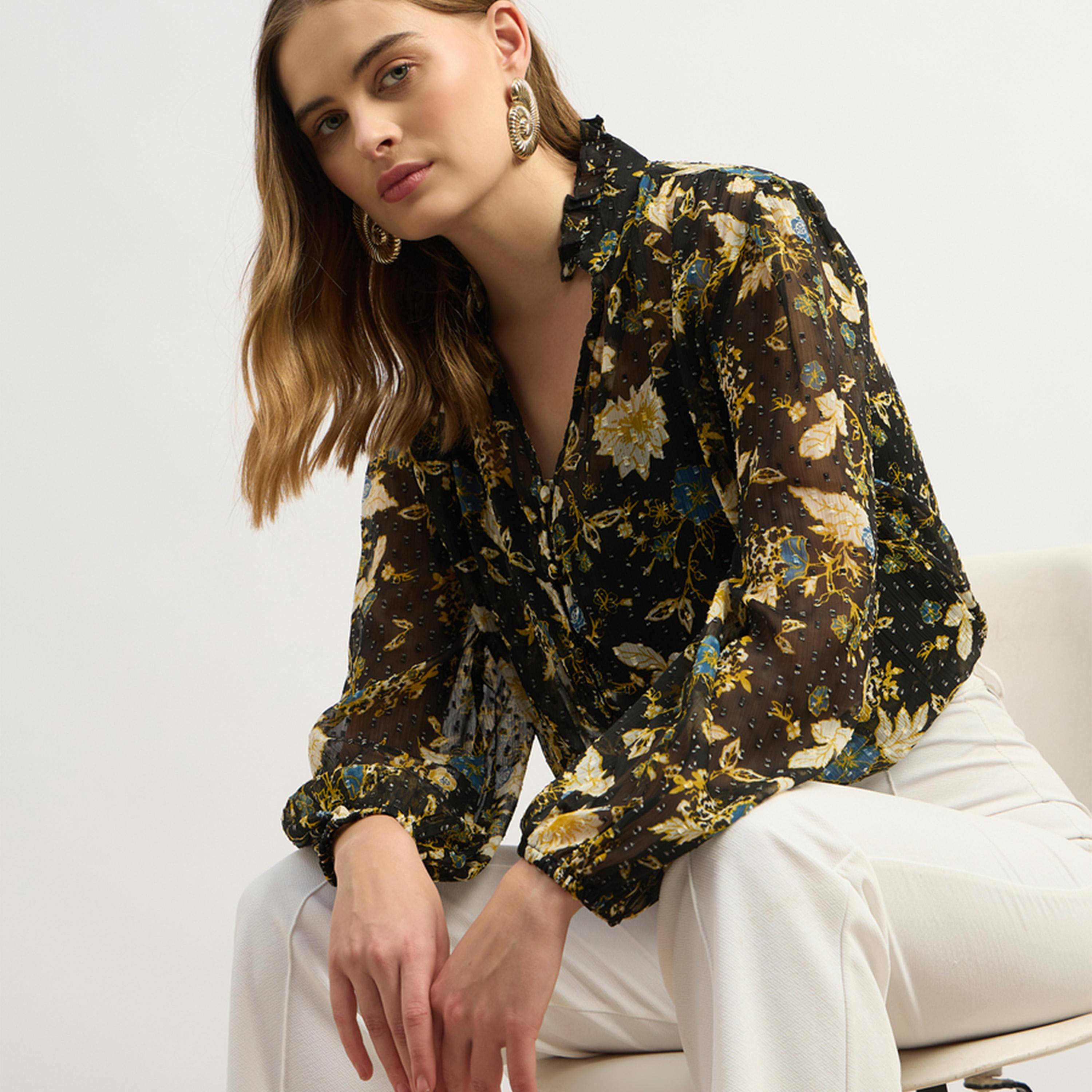 ستايلي - بلوزة مطبوعة بأزرار بأكمام منفوخة ورقبة على شكل حرف V-women-clothing-shirtsandblouses-blouses-image-6