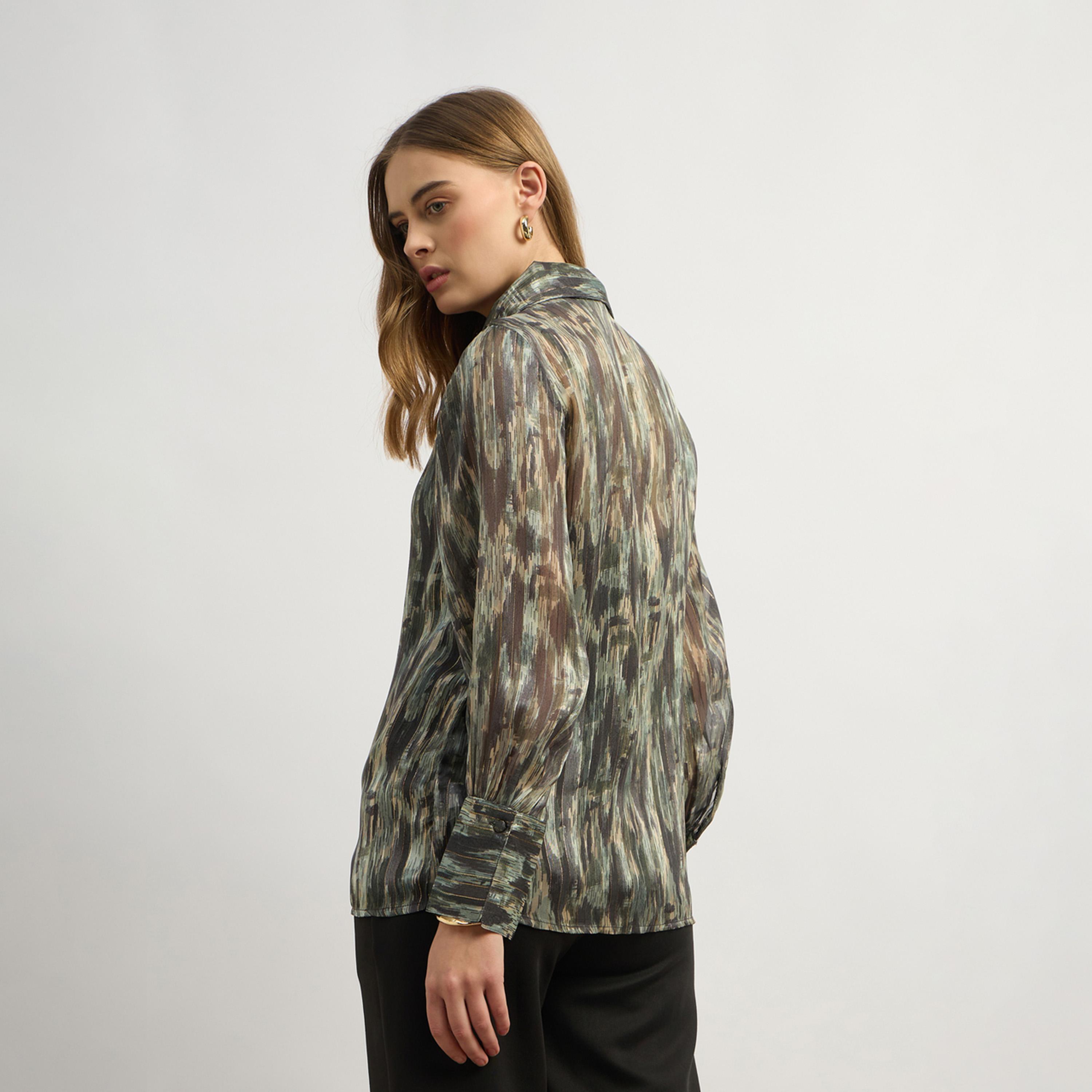 Styli Printed Button Down Blouse With Shirt Collar, V Neck Shape And Balloon Sleeve (W/O Cami)-women-clothing-tshirts-image-5