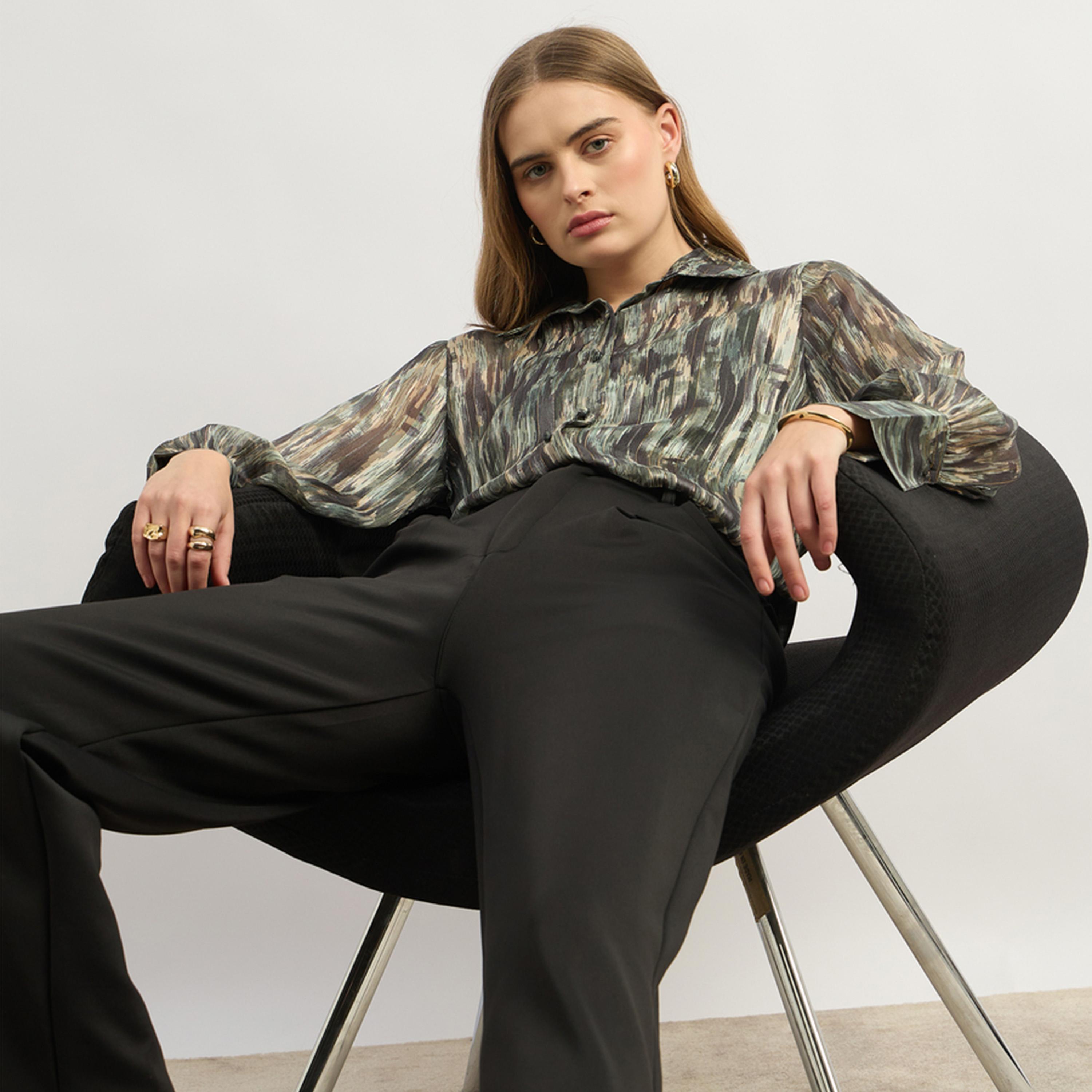 Styli Printed Button Down Blouse With Shirt Collar, V Neck Shape And Balloon Sleeve (W/O Cami)-women-clothing-tshirts-image-7
