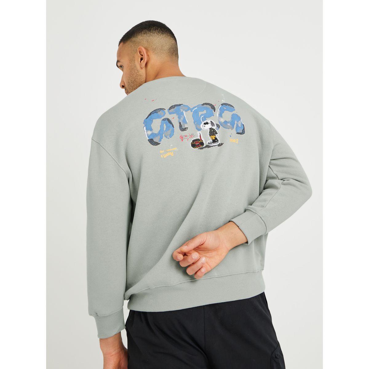 تيشيرت قطن بقصة عادية وطبعة جرافيك-men-winterwear-hoodiesandsweatshirts-image-1