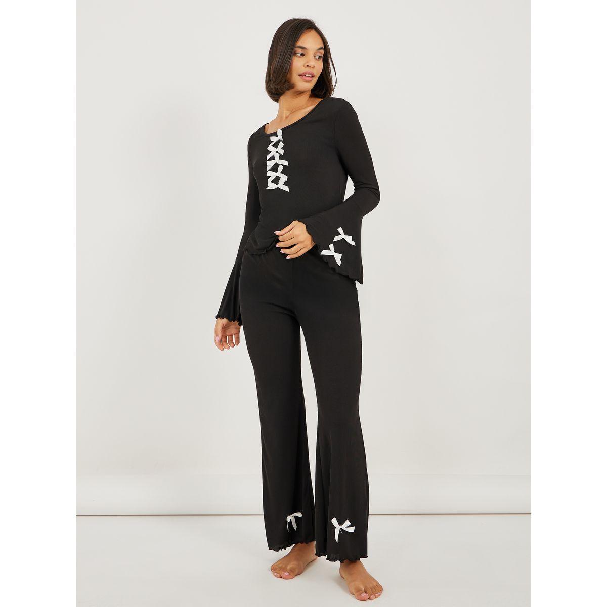 طقم من بنطال بيجاما مع بلوزة سادة بأكمام كشكش-women-clothing-nightwear-pyjamas-longsets-image-1