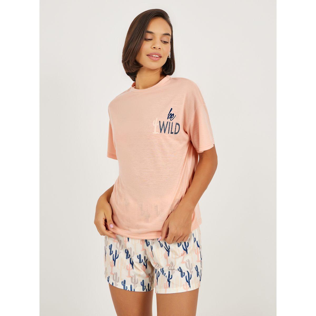 مجموعة من شورت وتيشيرت بطبعة جرافيك-women-clothing-nightwear-pyjamas-shortsets-image-1