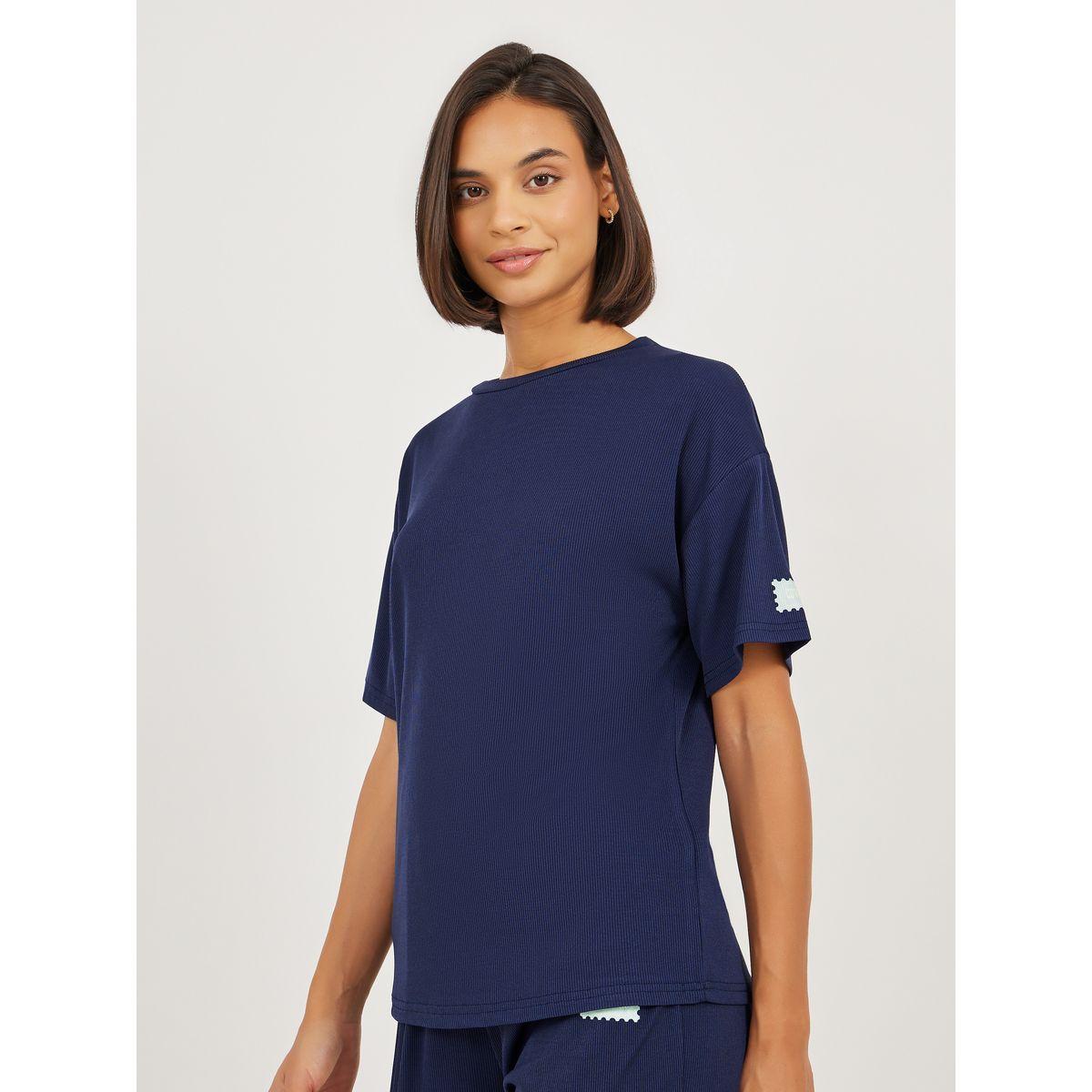 طقم من بنطال بيجاما مع تيشيرت مضلع بأكتاف منخفضة-women-clothing-nightwear-pyjamas-longsets-image-2