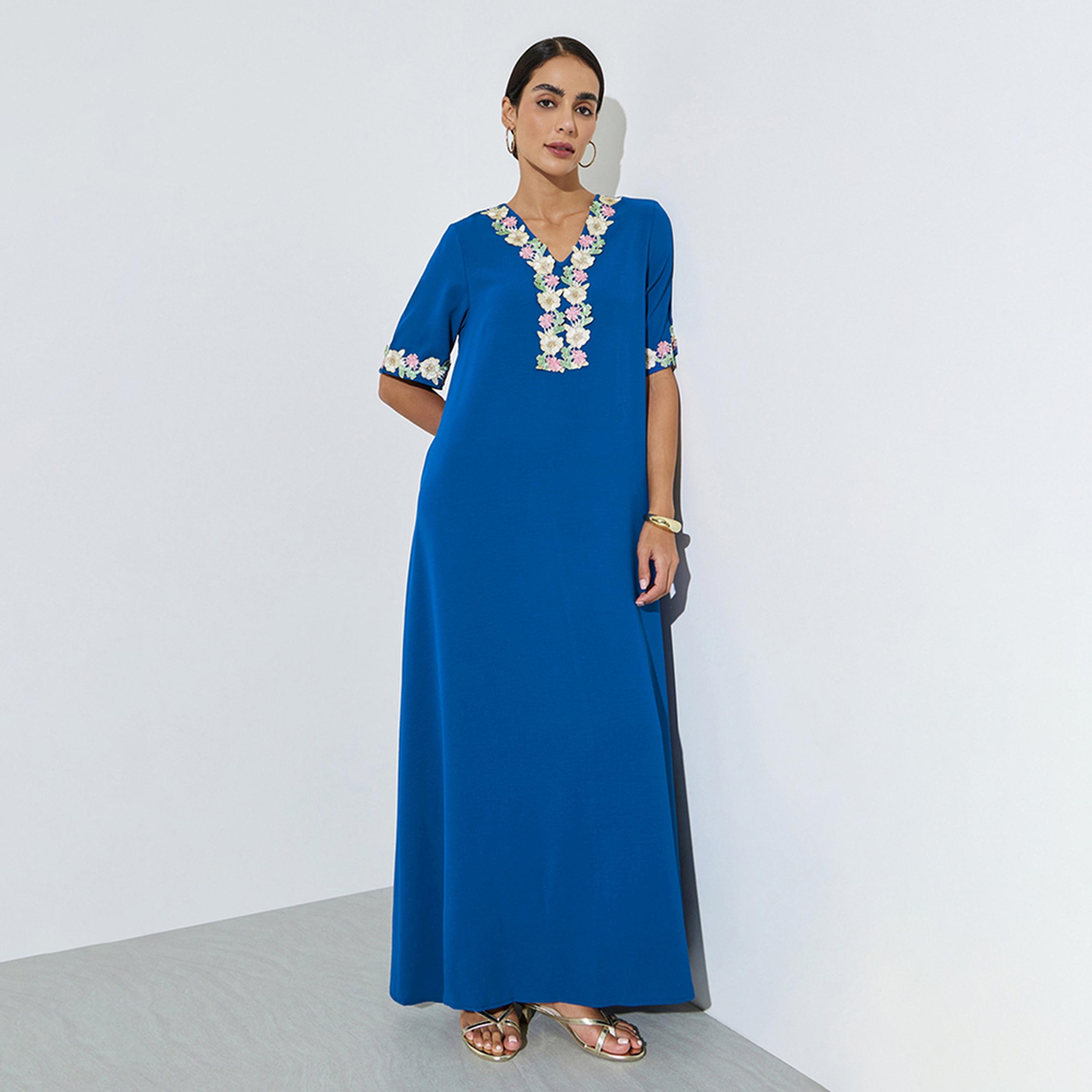 جلابية بتفاصيل دانتيل ونقشة زهور-women-arabicclothing-jalabiyas-image-1
