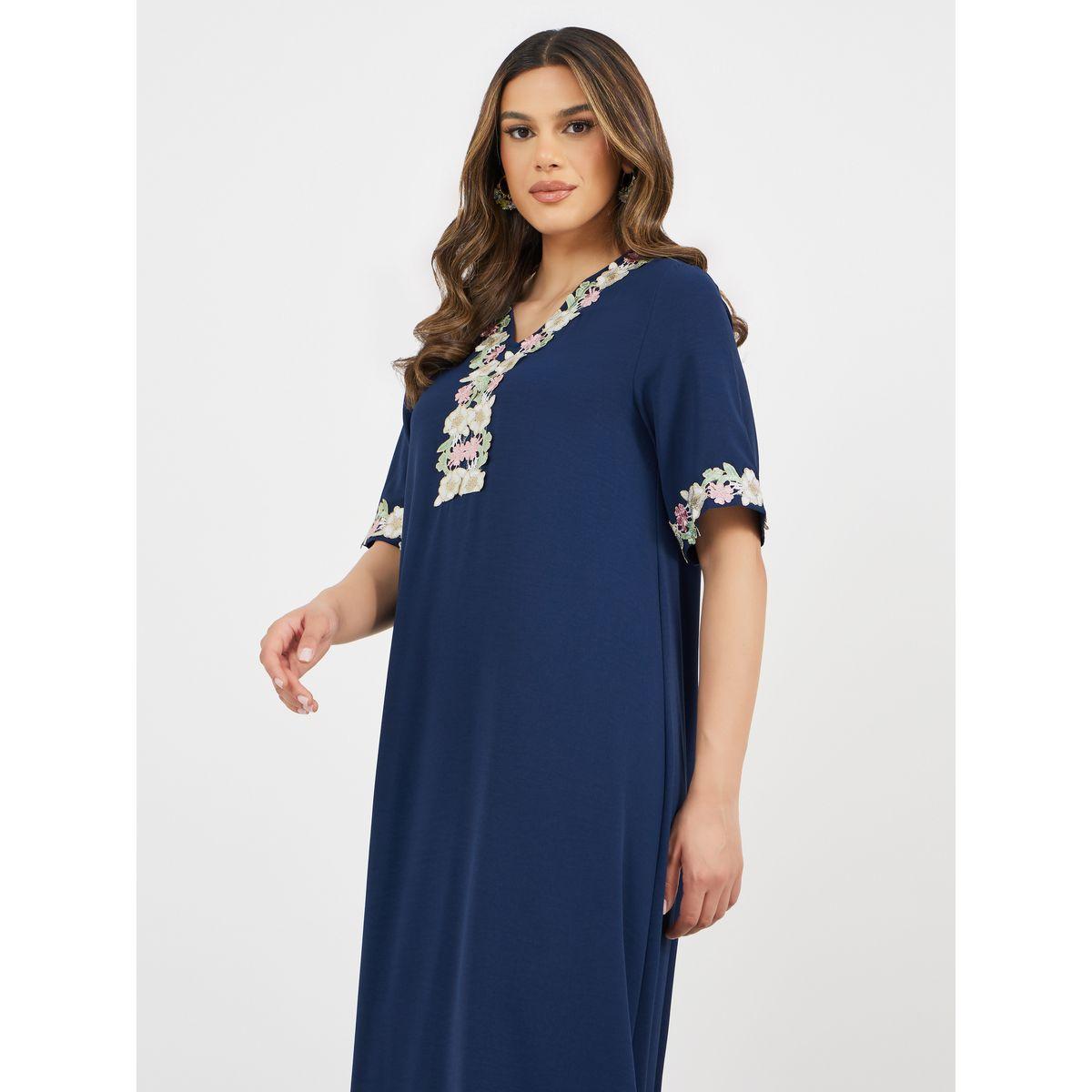 جلابية طويلة بتفاصيل دانتيل بنمط زهور-women-arabicclothing-jalabiyas-image-3